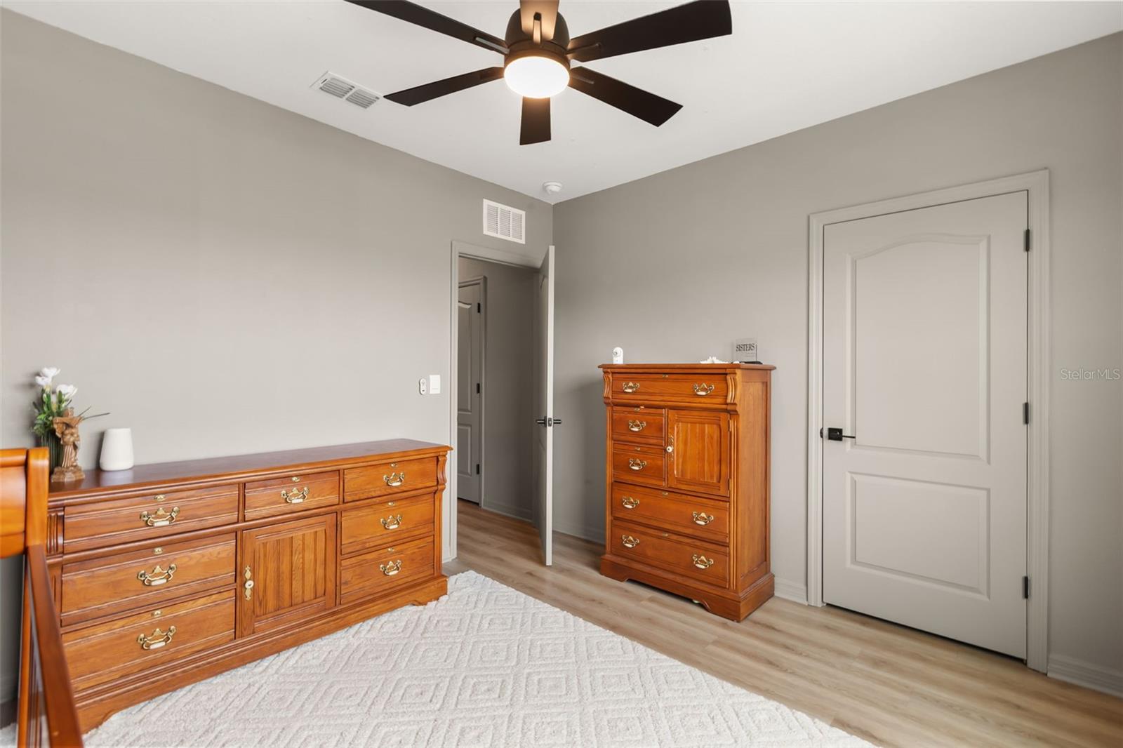3322 EASTGROVE TER