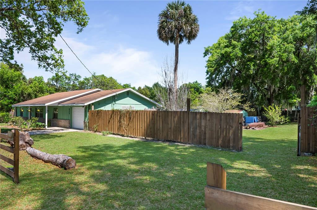 411 S DEXTER AVENUE