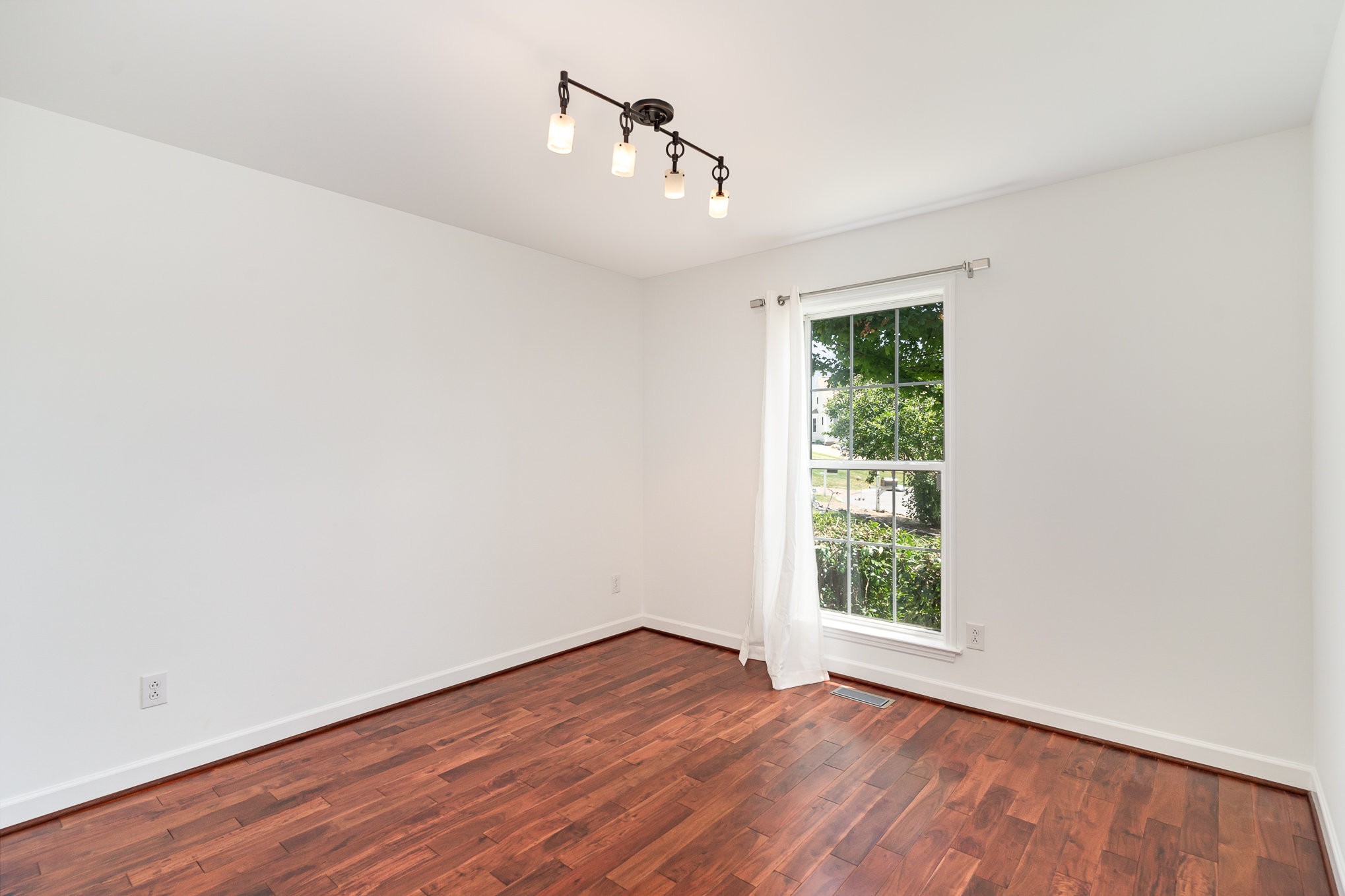 2844 Jessie Ct