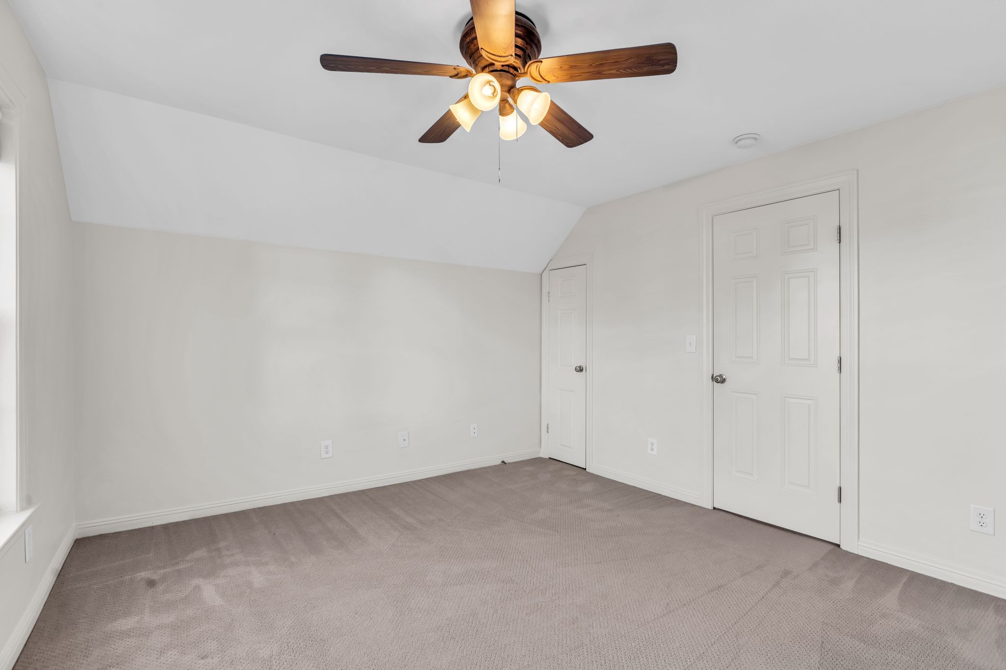 1104 Acklen Ave