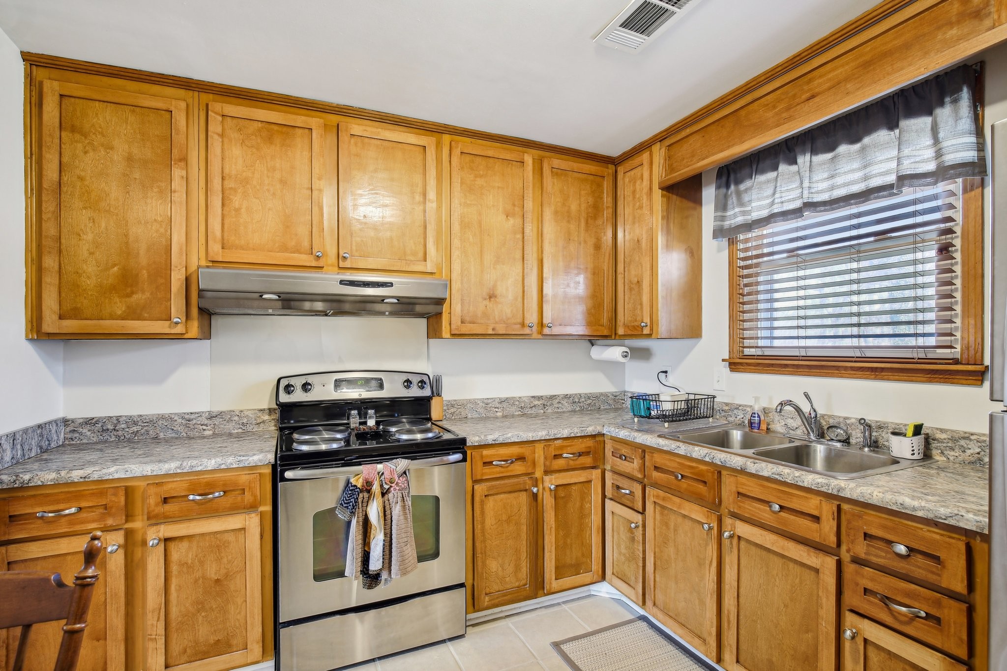 4702 Lori Dr