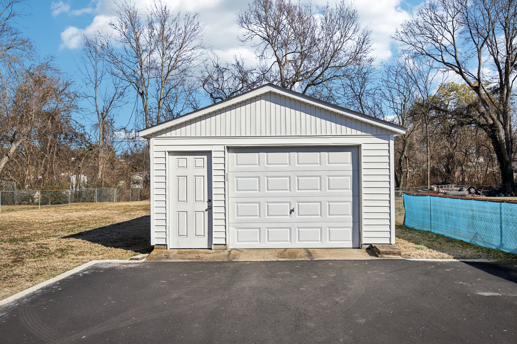 4702 Lori Dr