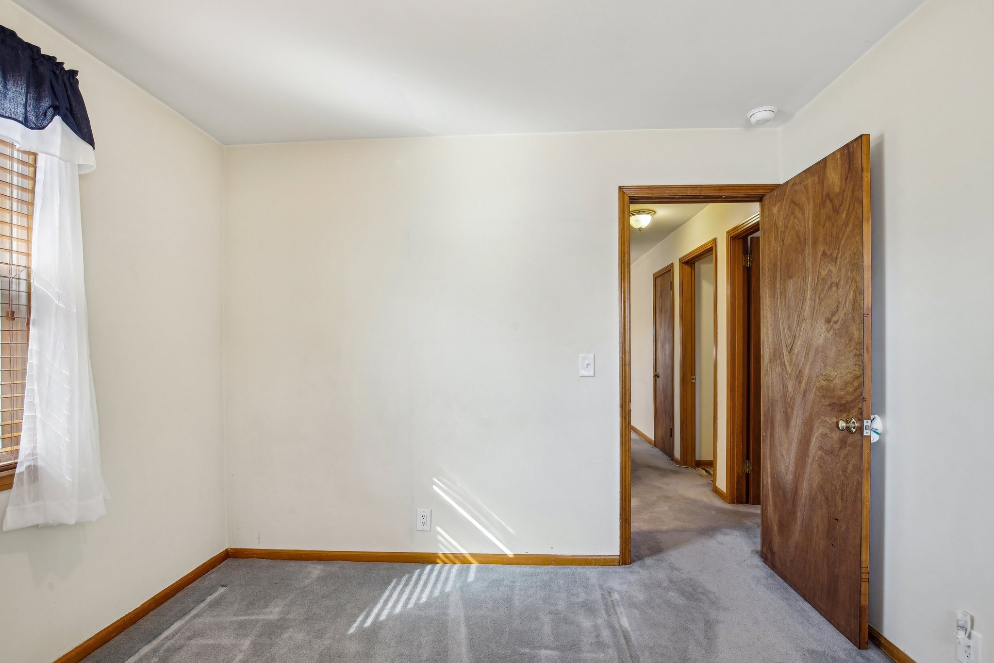 4702 Lori Dr