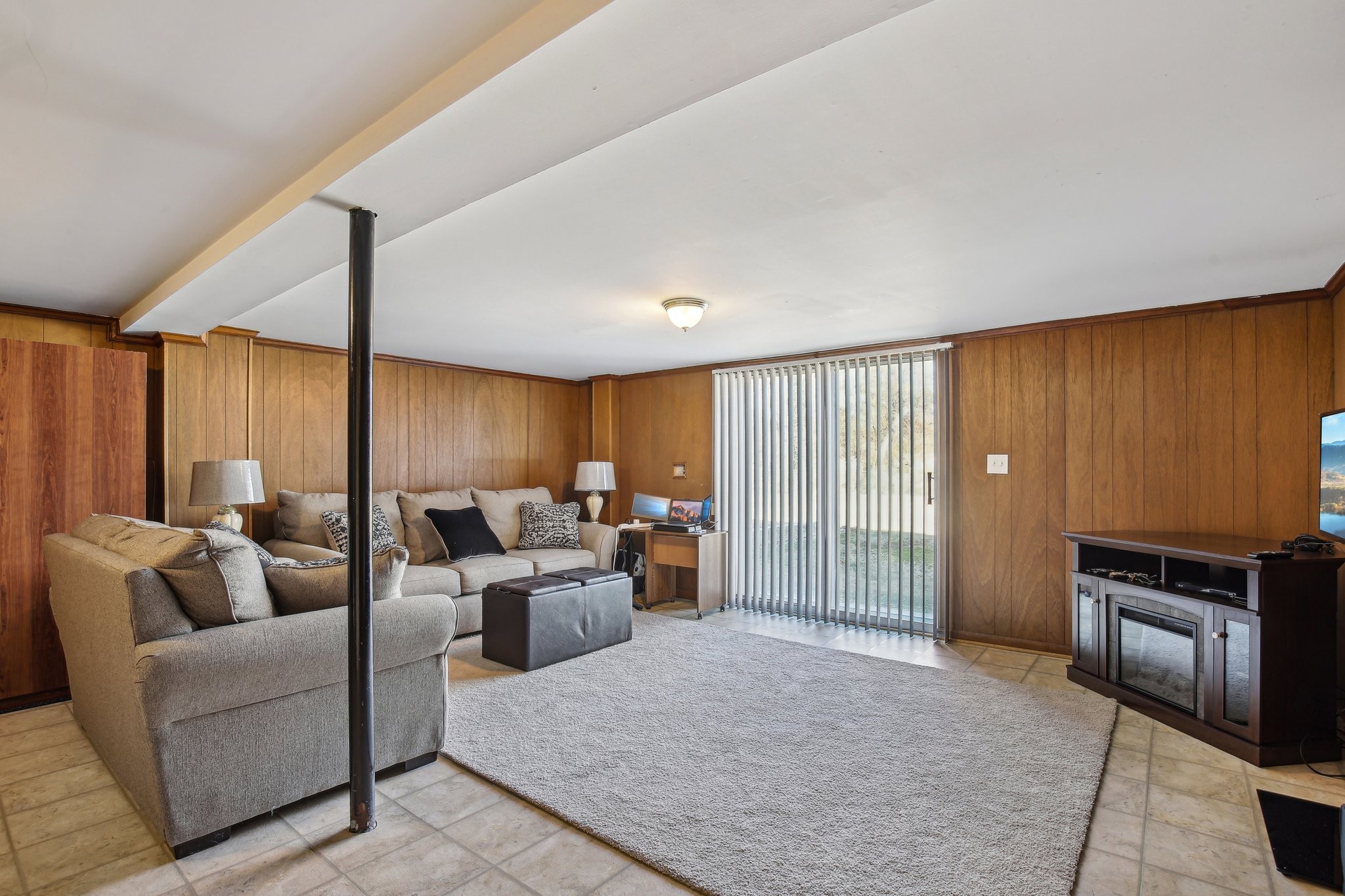 4702 Lori Dr