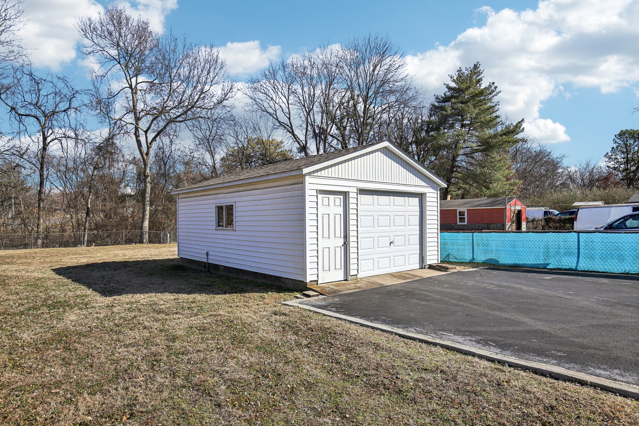 4702 Lori Dr