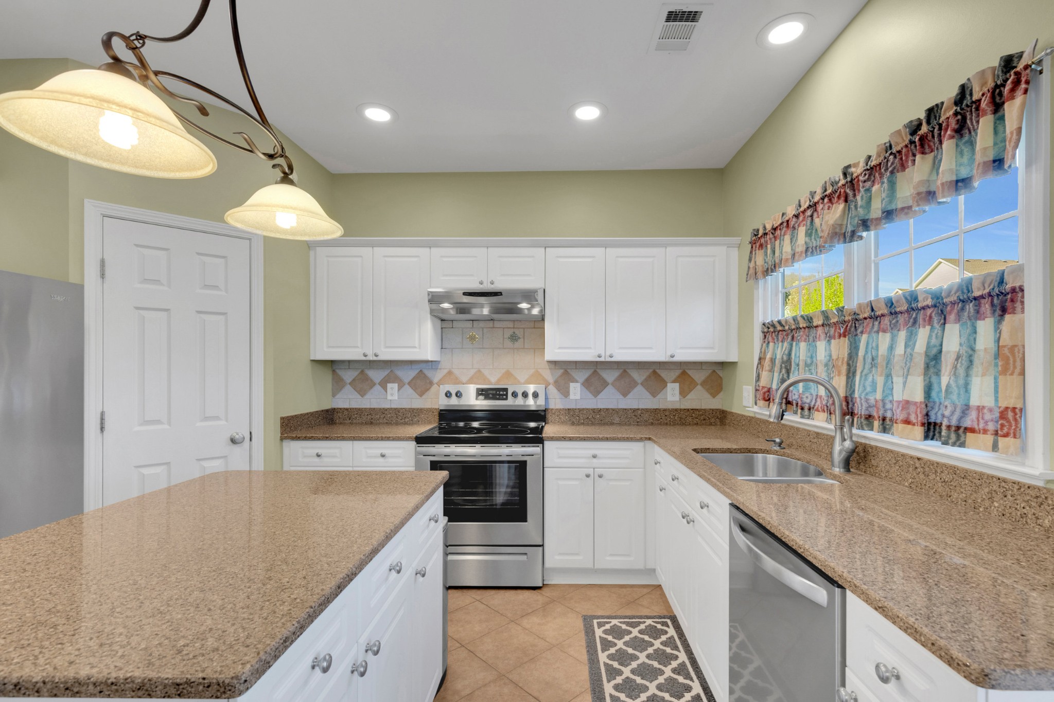 2406 Betsy Ross Dr