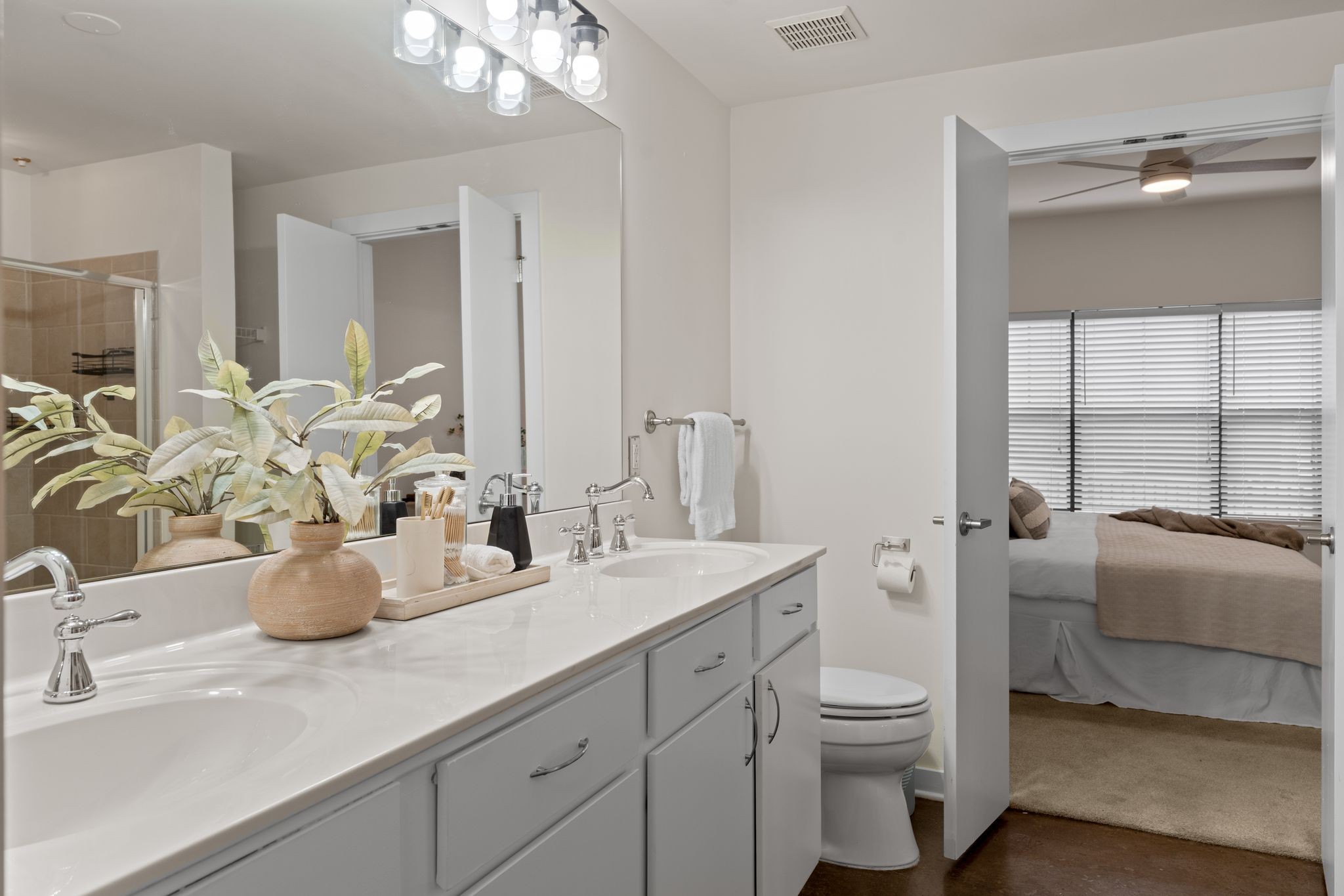 1803 Broadway Unit: 219