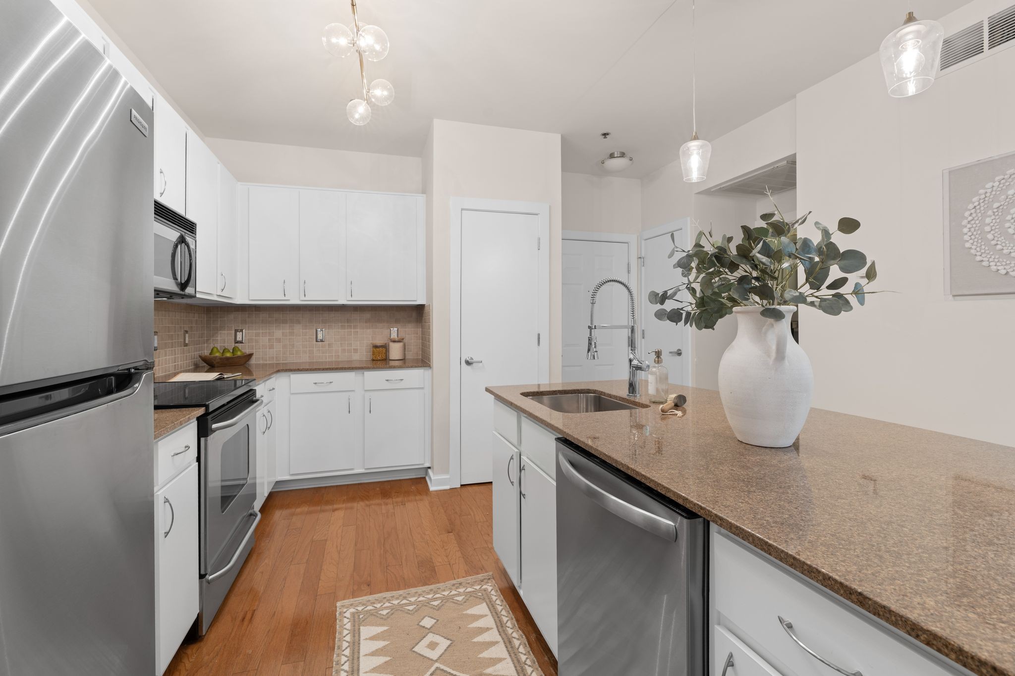 1803 Broadway Unit: 219