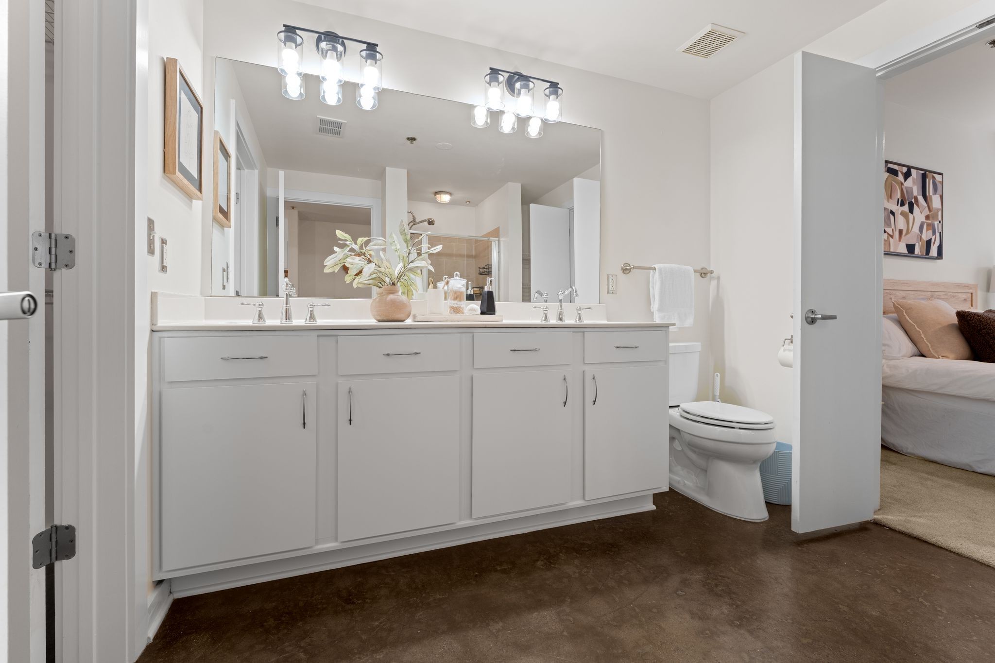 1803 Broadway Unit: 219
