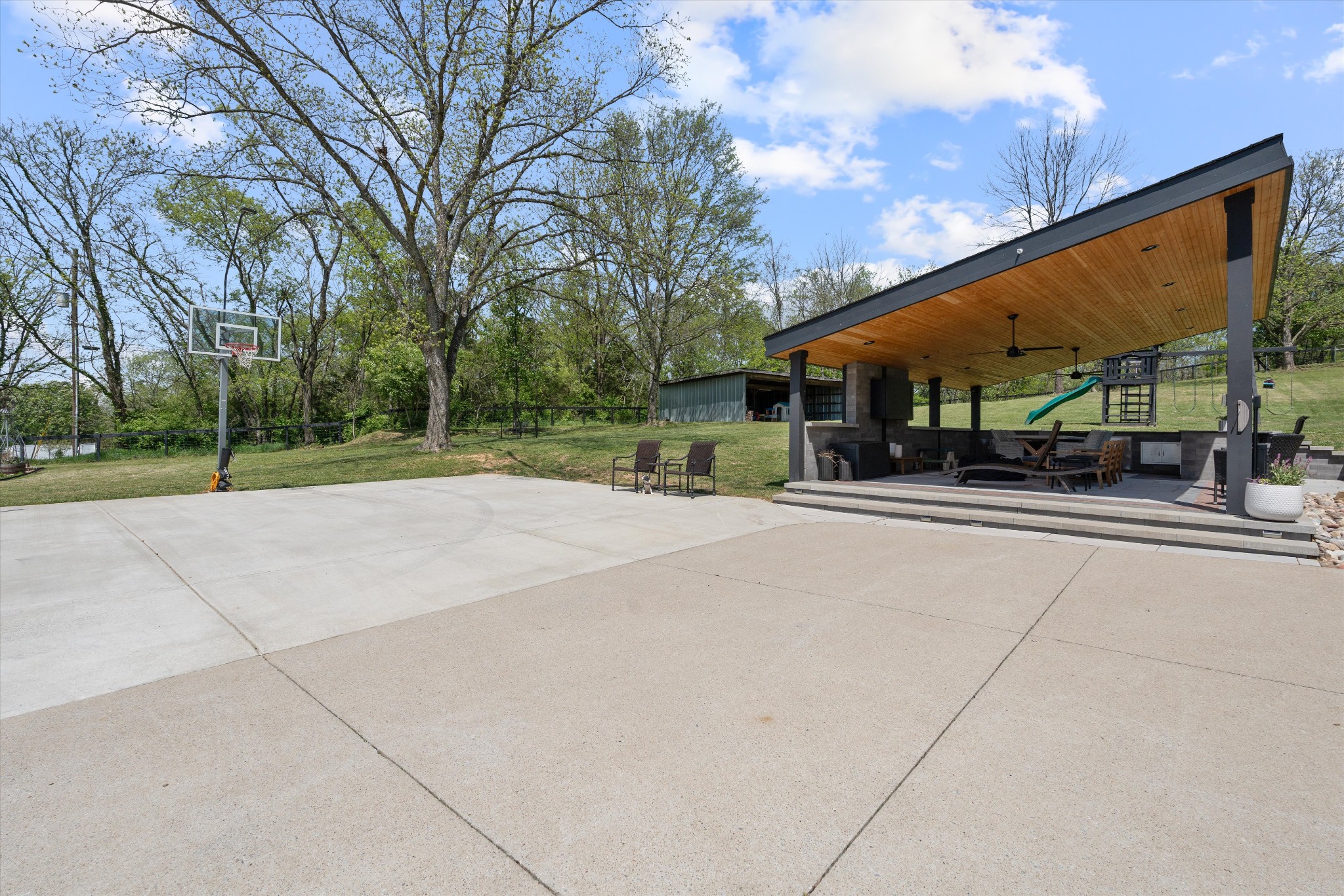 3181 Old Lebanon Dirt Rd