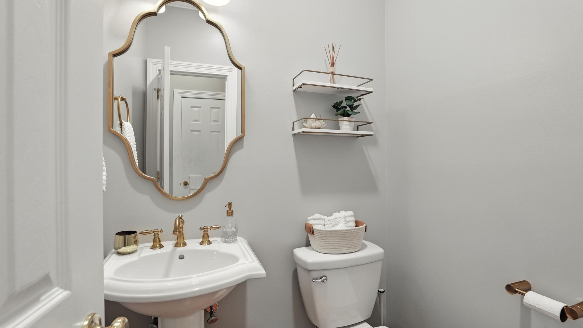 1420 Dickerson Bay Dr