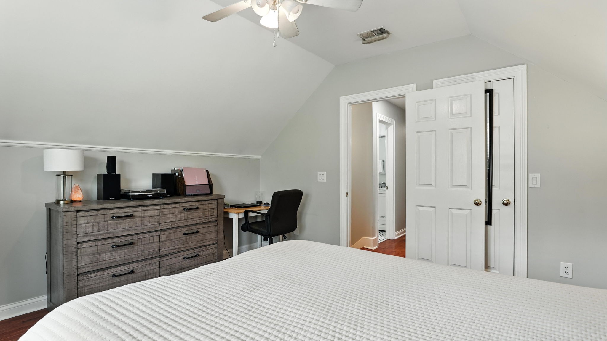 1420 Dickerson Bay Dr