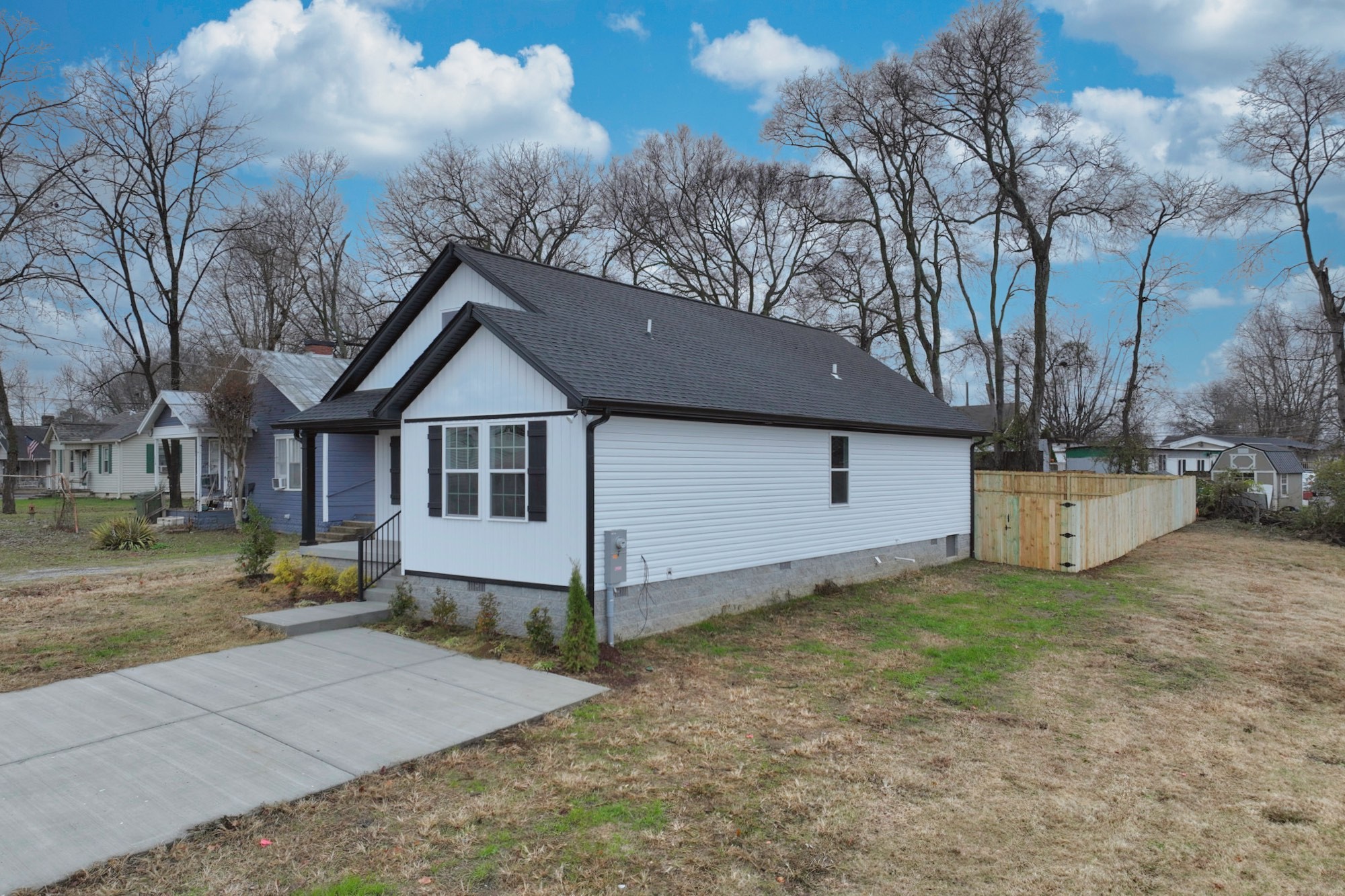 128 W Morningside Dr