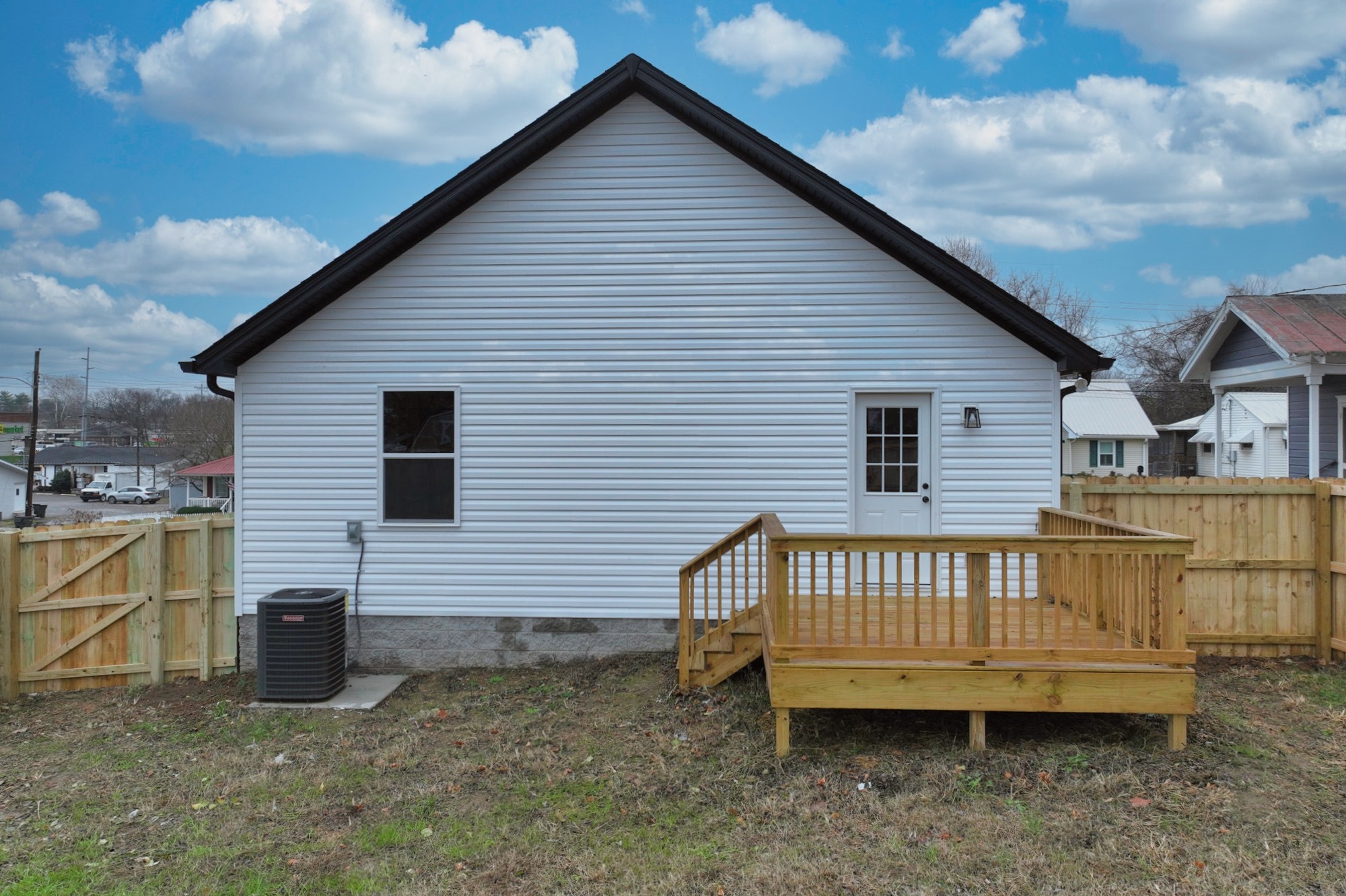 128 W Morningside Dr