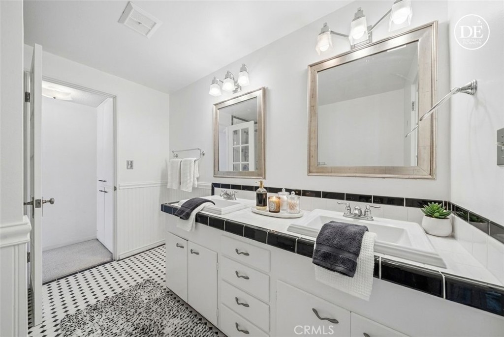 1706 Westcliff