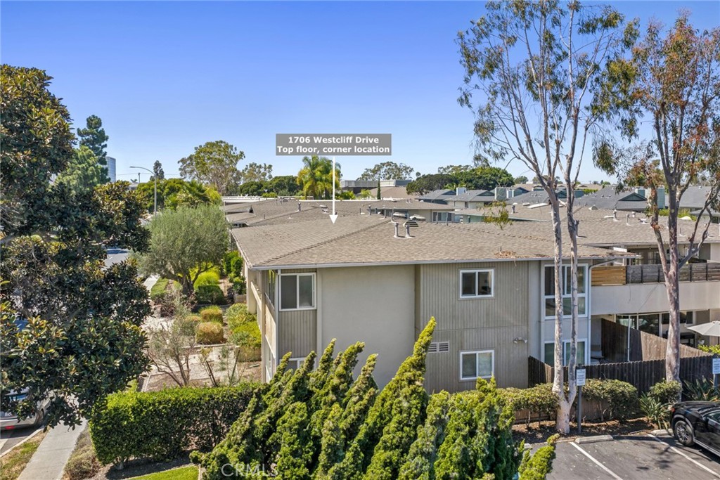 1706 Westcliff