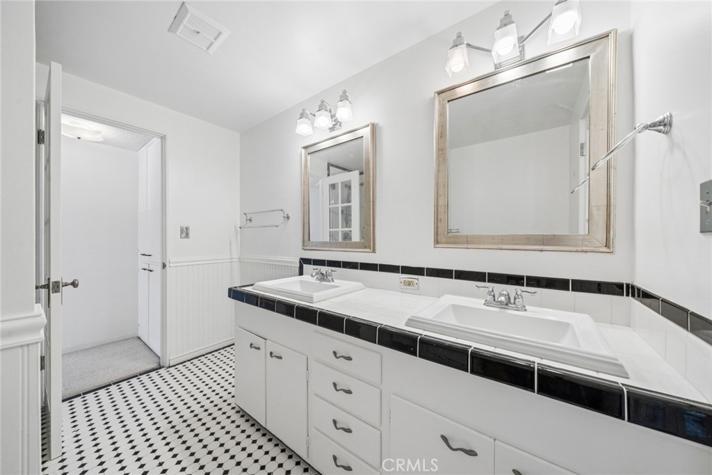 1706 Westcliff