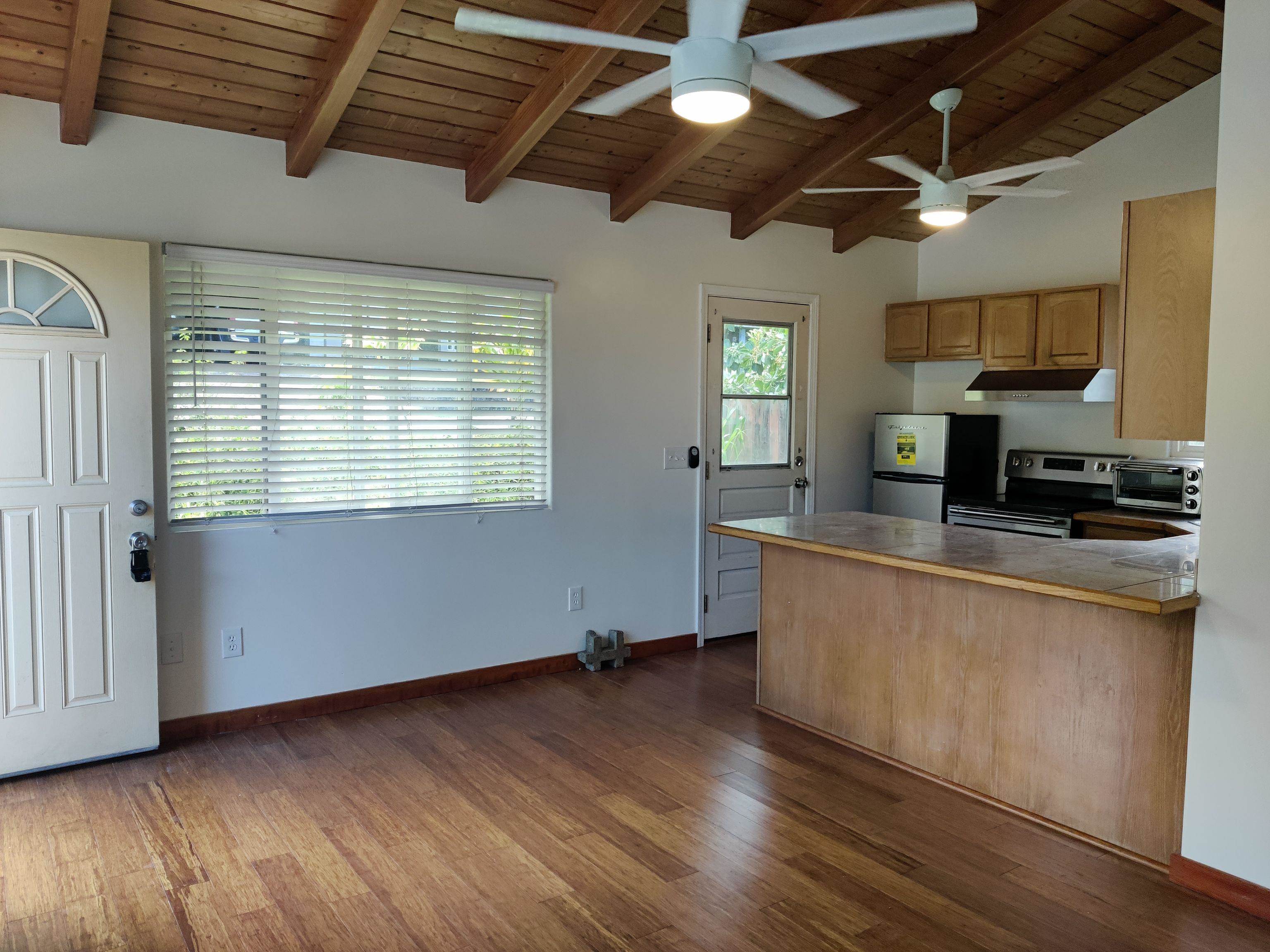 2042 KAHEKILI Hwy Unit: B