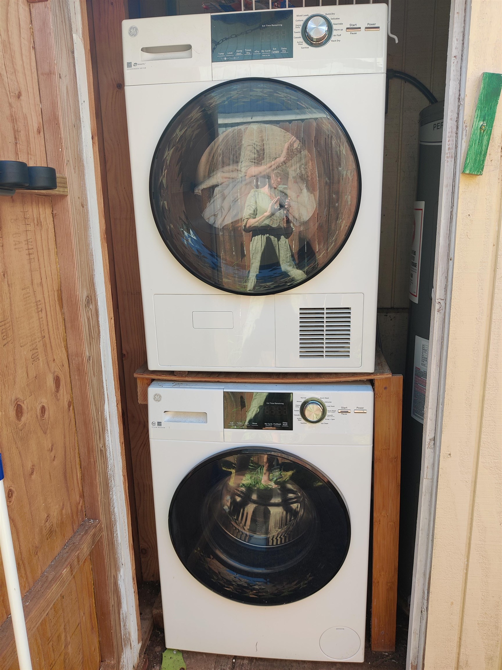 2042 KAHEKILI Hwy Unit: B