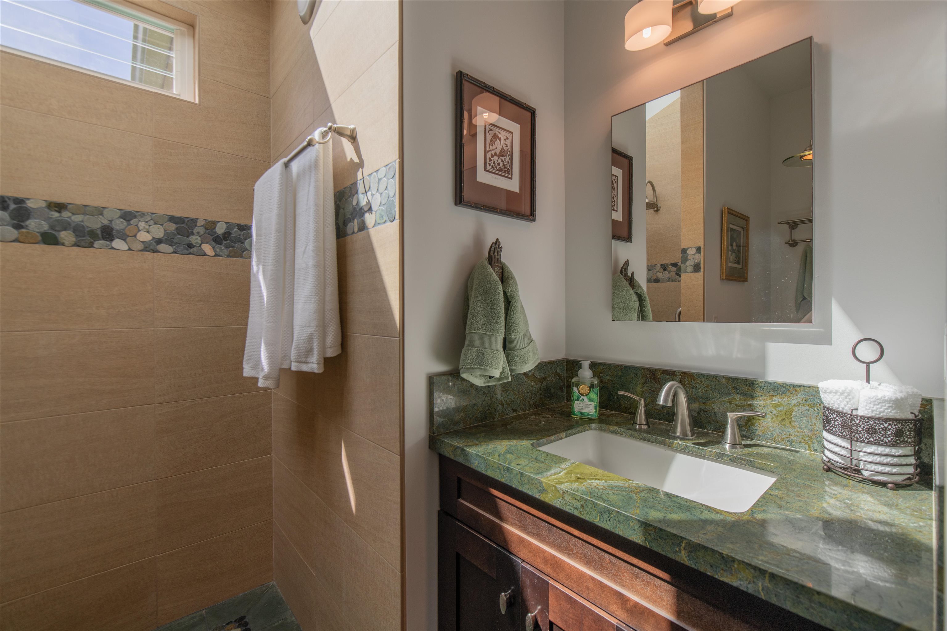 2541 Mokuhau Rd Unit: B