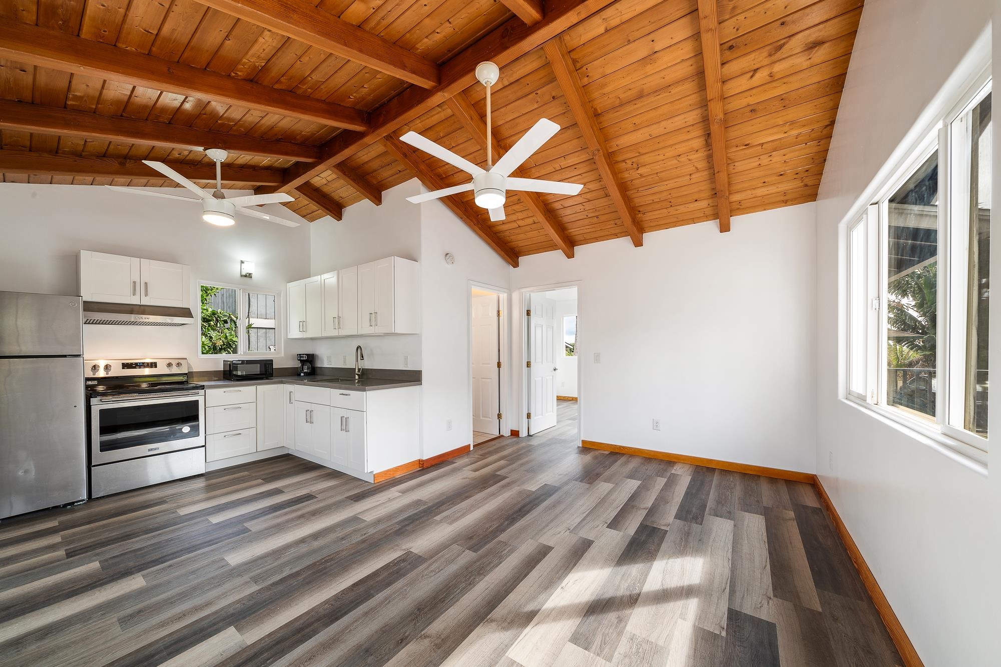 2042 Kahekili Hwy Unit: B