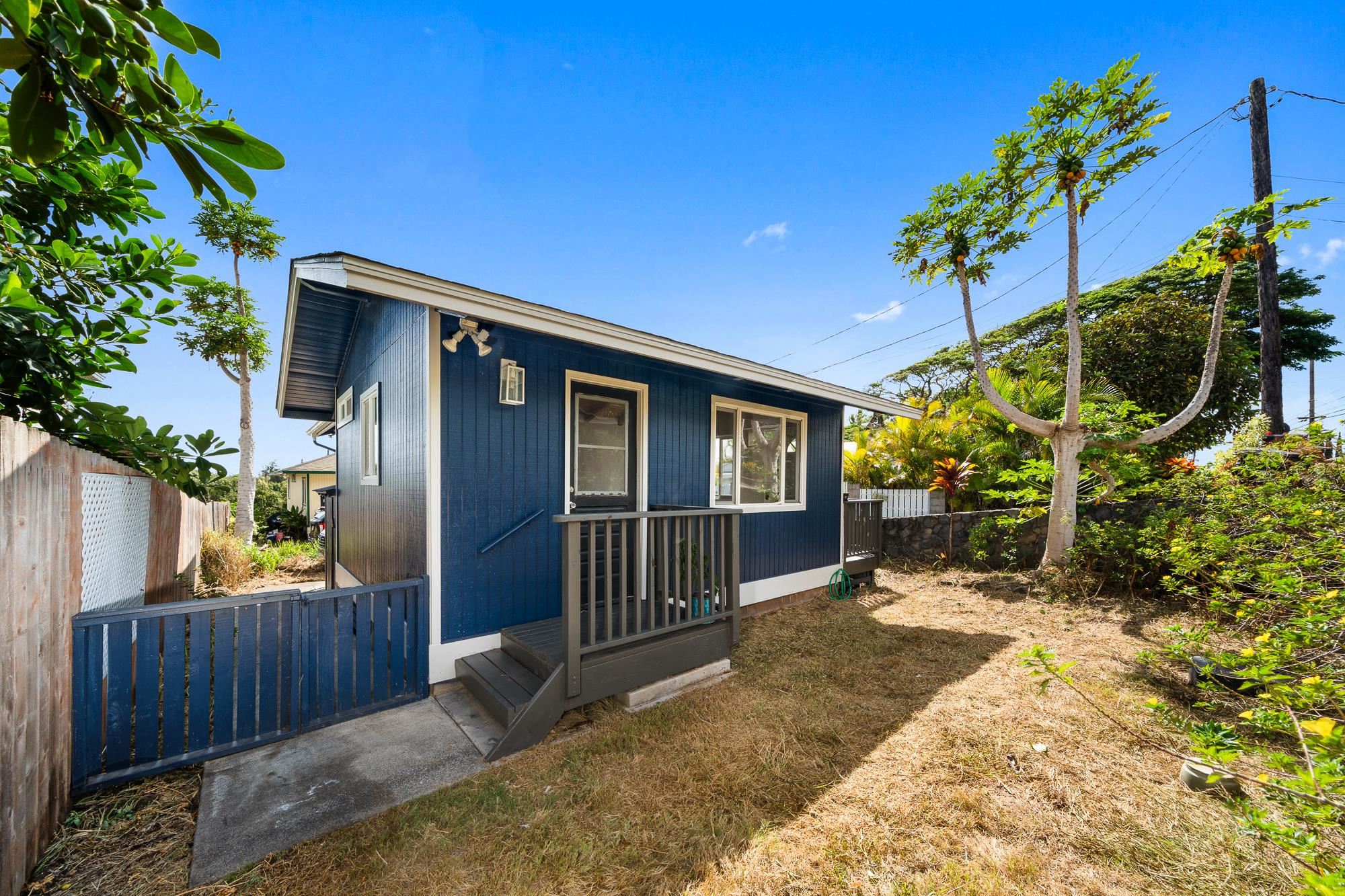 2042 Kahekili Hwy Unit: B
