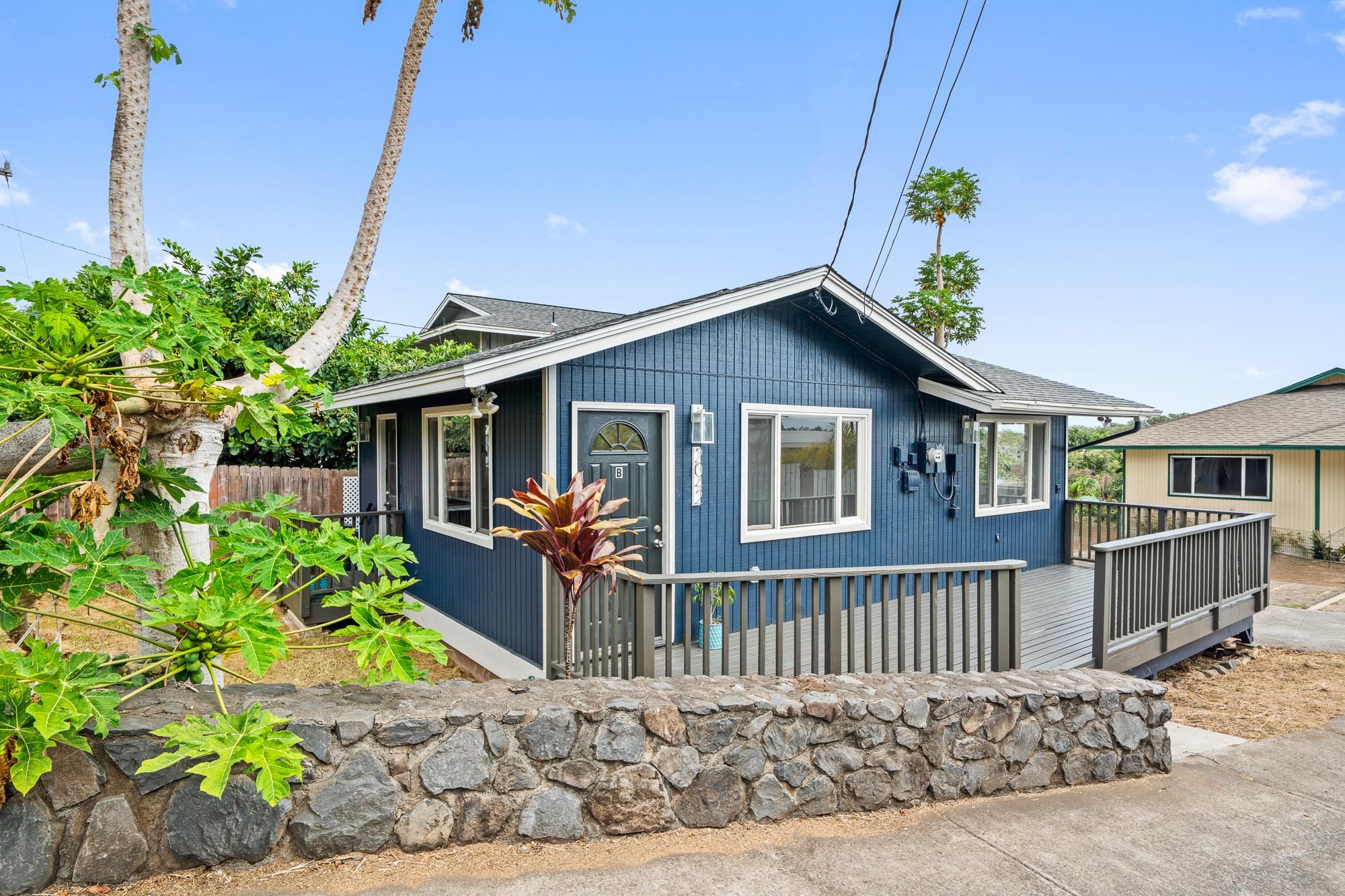 2042 Kahekili Hwy Unit: B