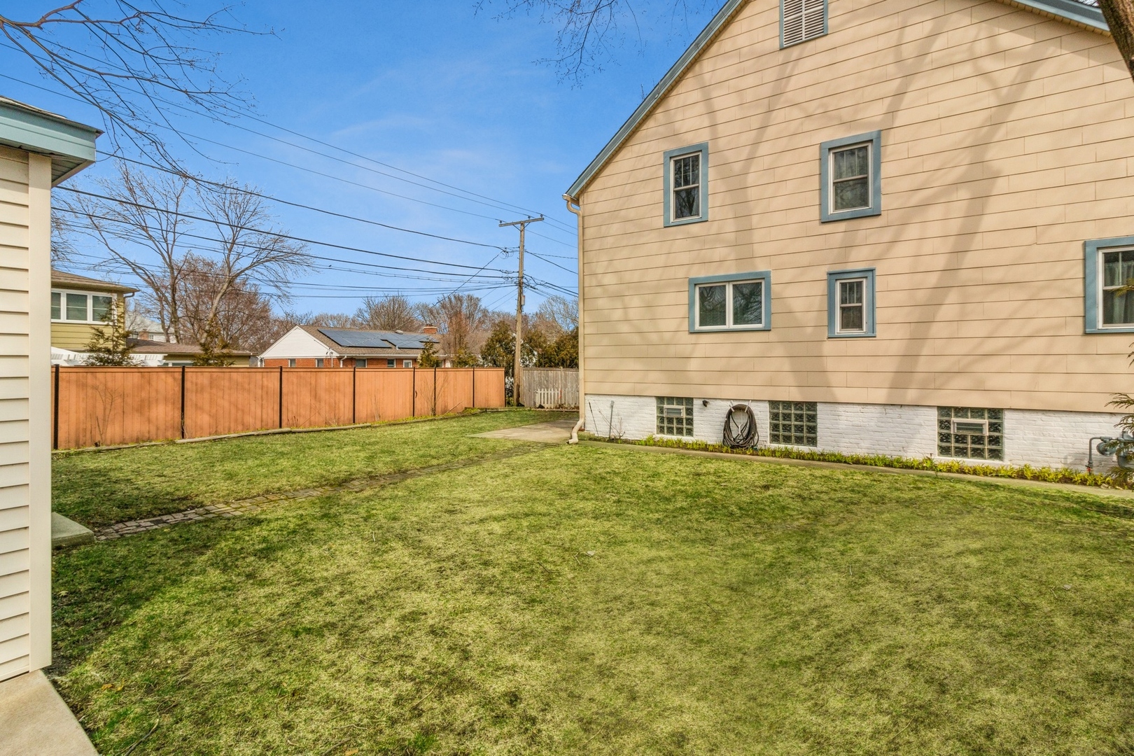 2637 Crawford Avenue