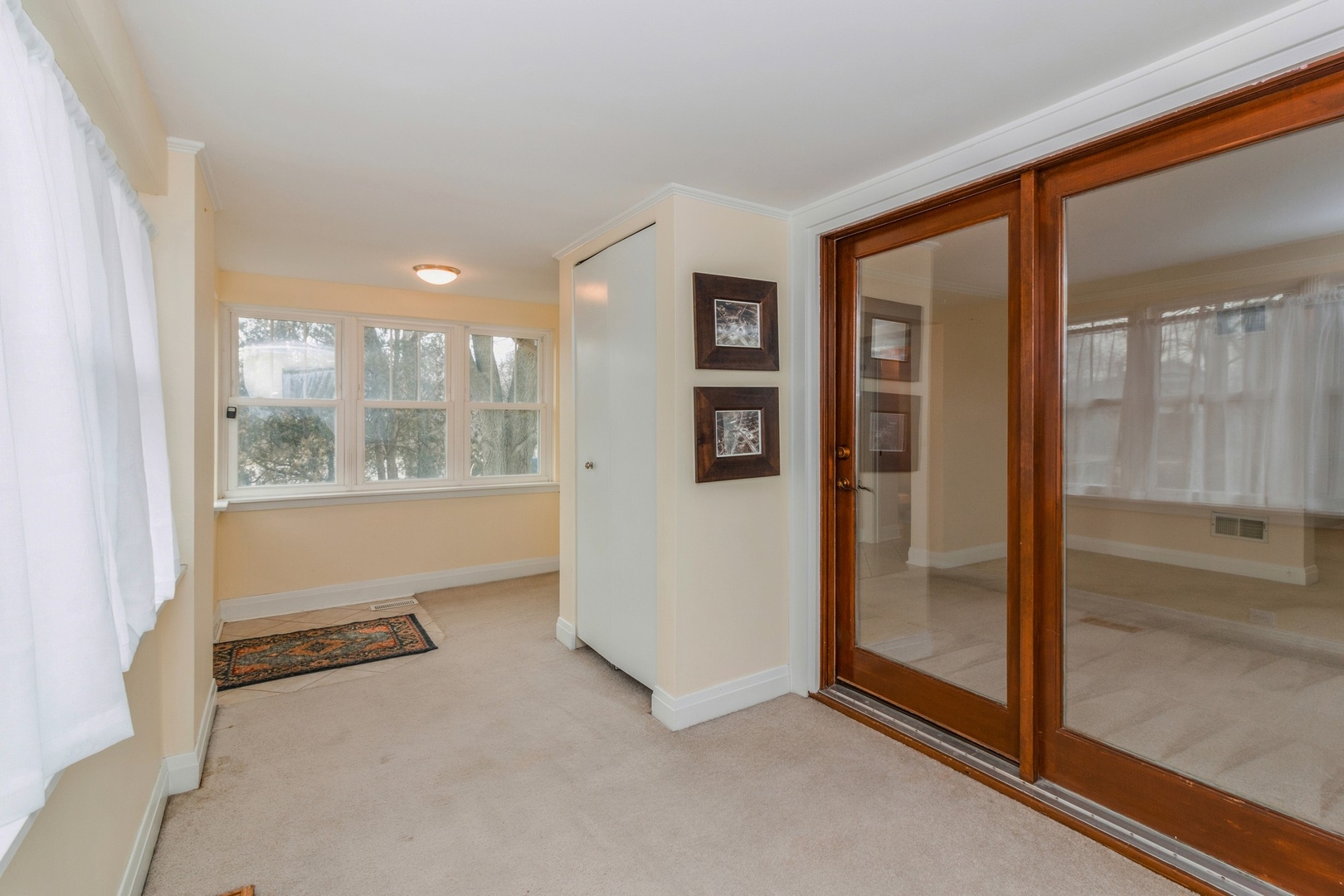 2637 Crawford Avenue