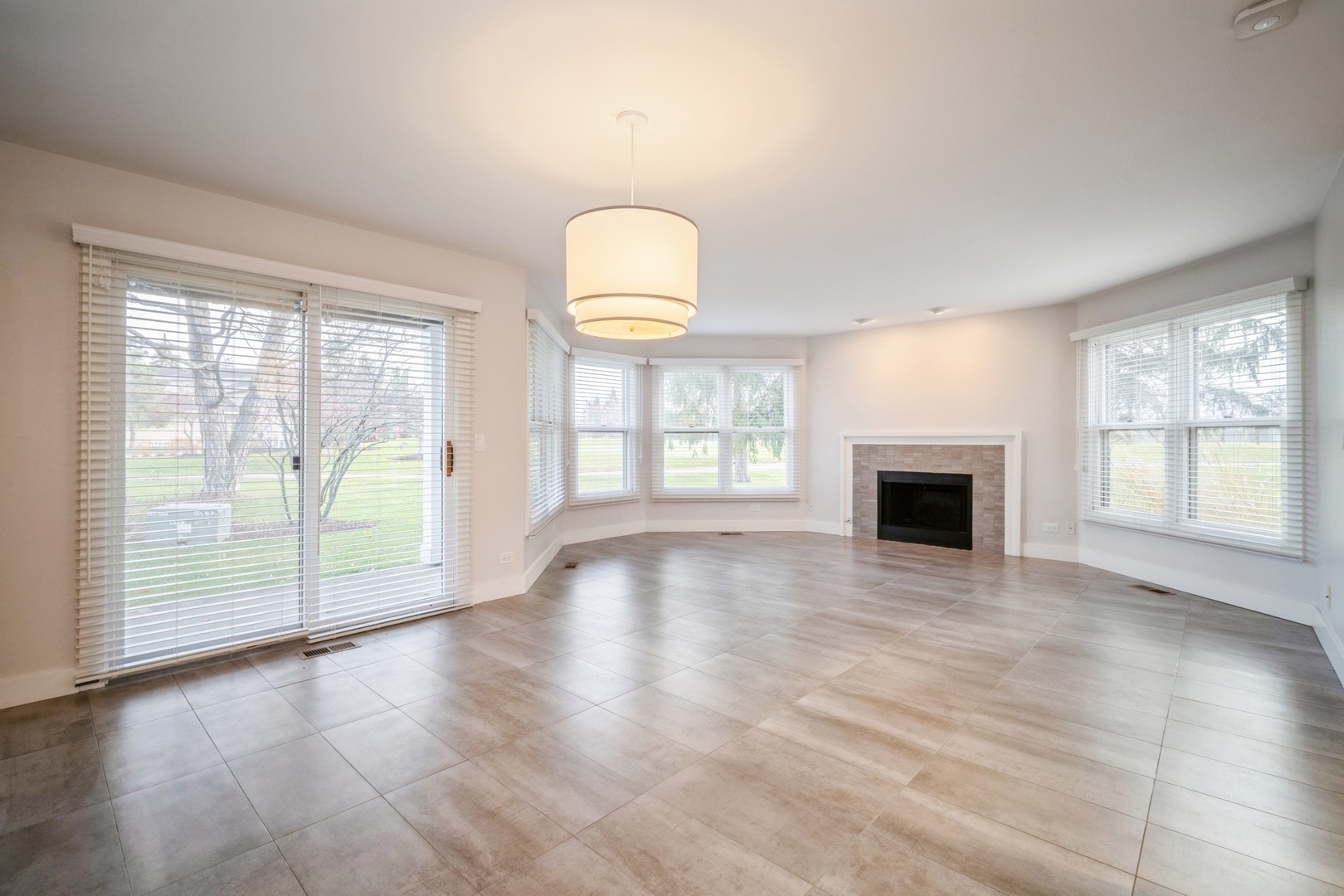 2525 LIVE OAK Lane Unit: 0