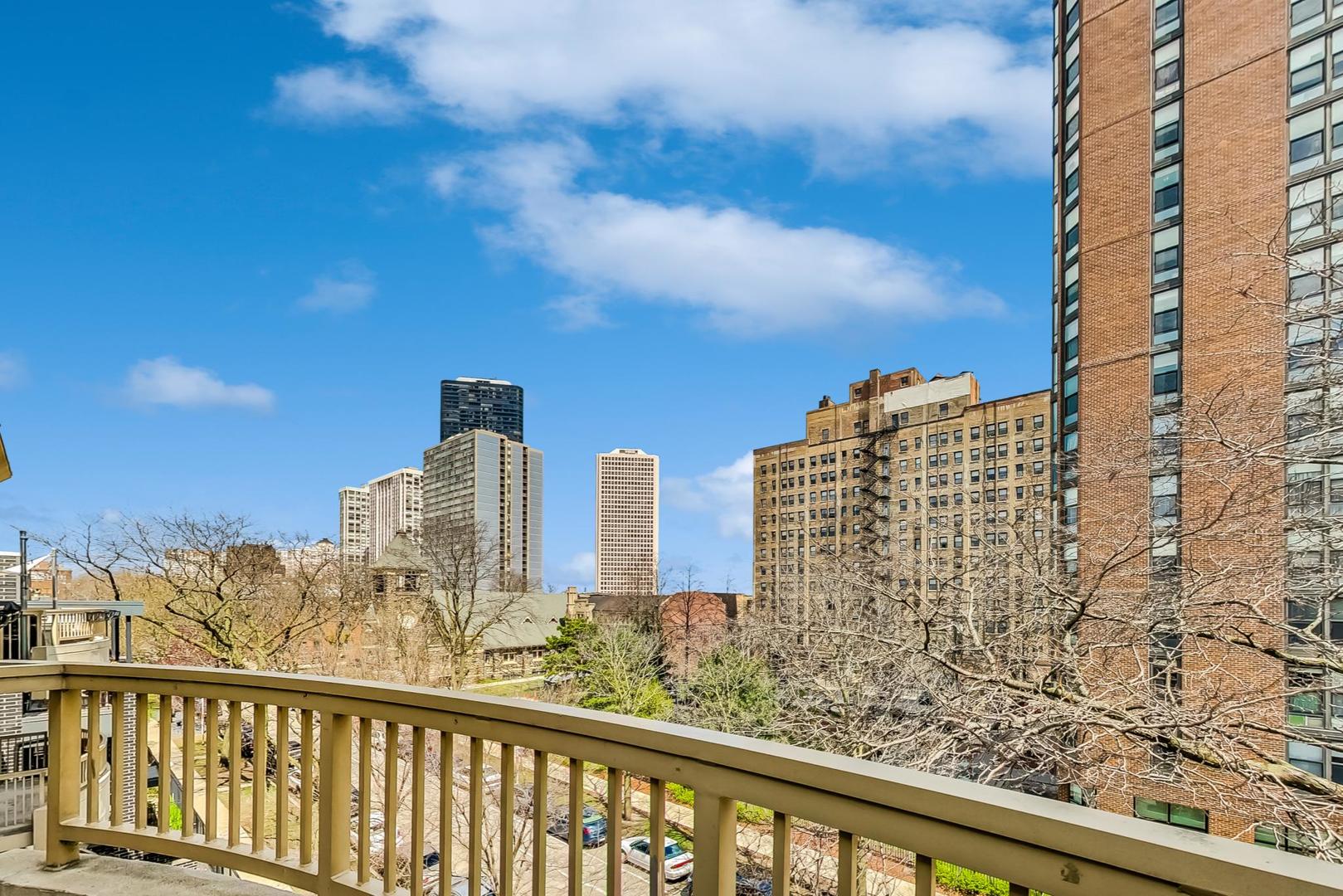 5230 N KENMORE Avenue Unit: 4B