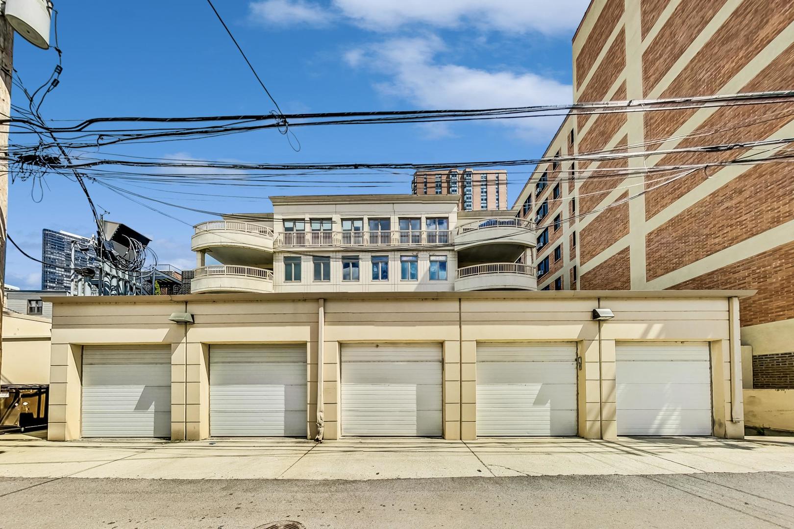 5230 N KENMORE Avenue Unit: 4B