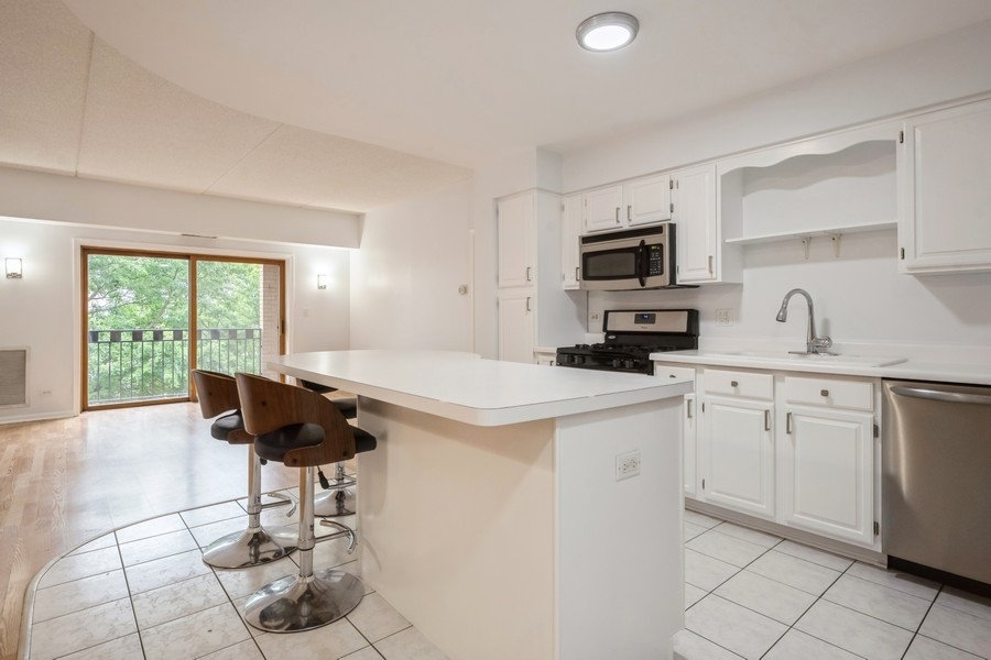 7400 W Lawrence Avenue Unit: 329