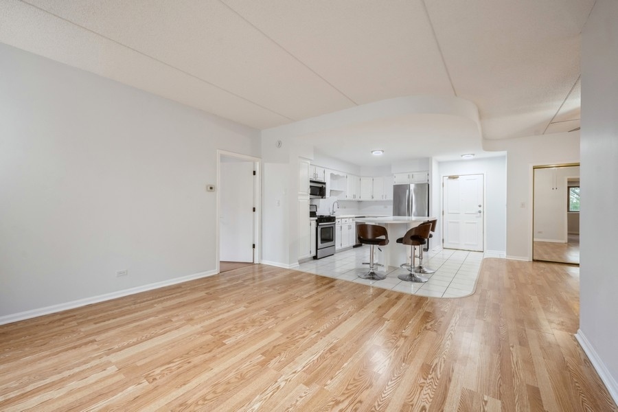 7400 W Lawrence Avenue Unit: 329