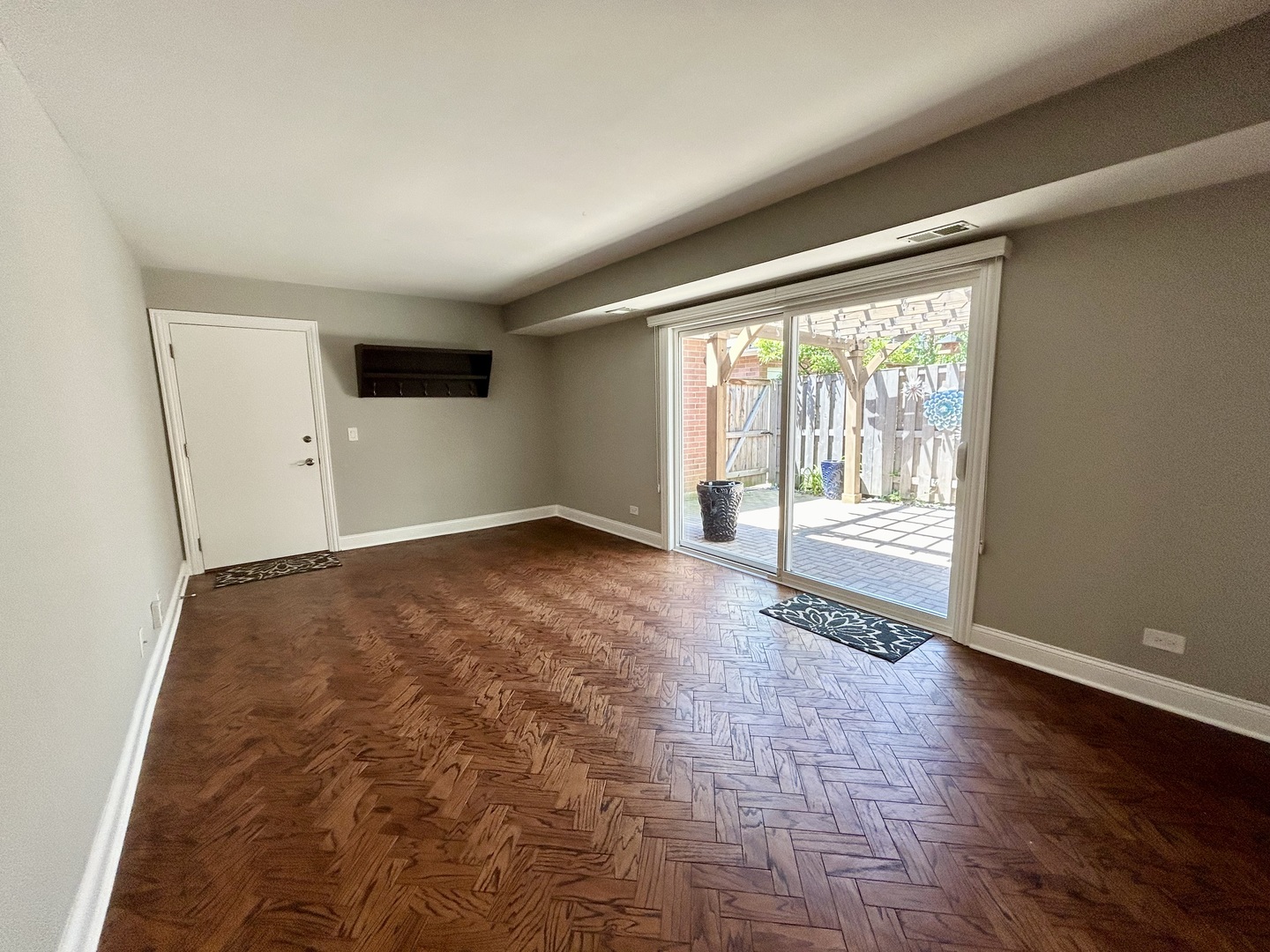 1502 Concorde Circle Unit: 1502