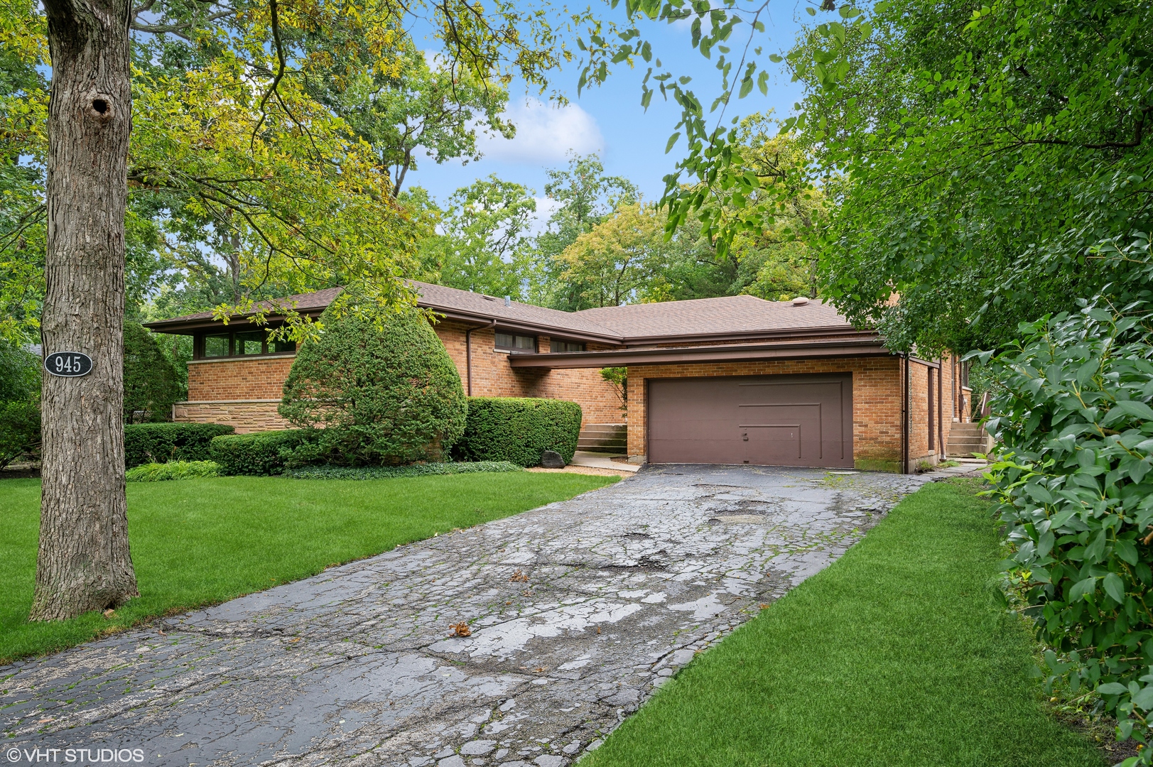 945 Rollingwood Road