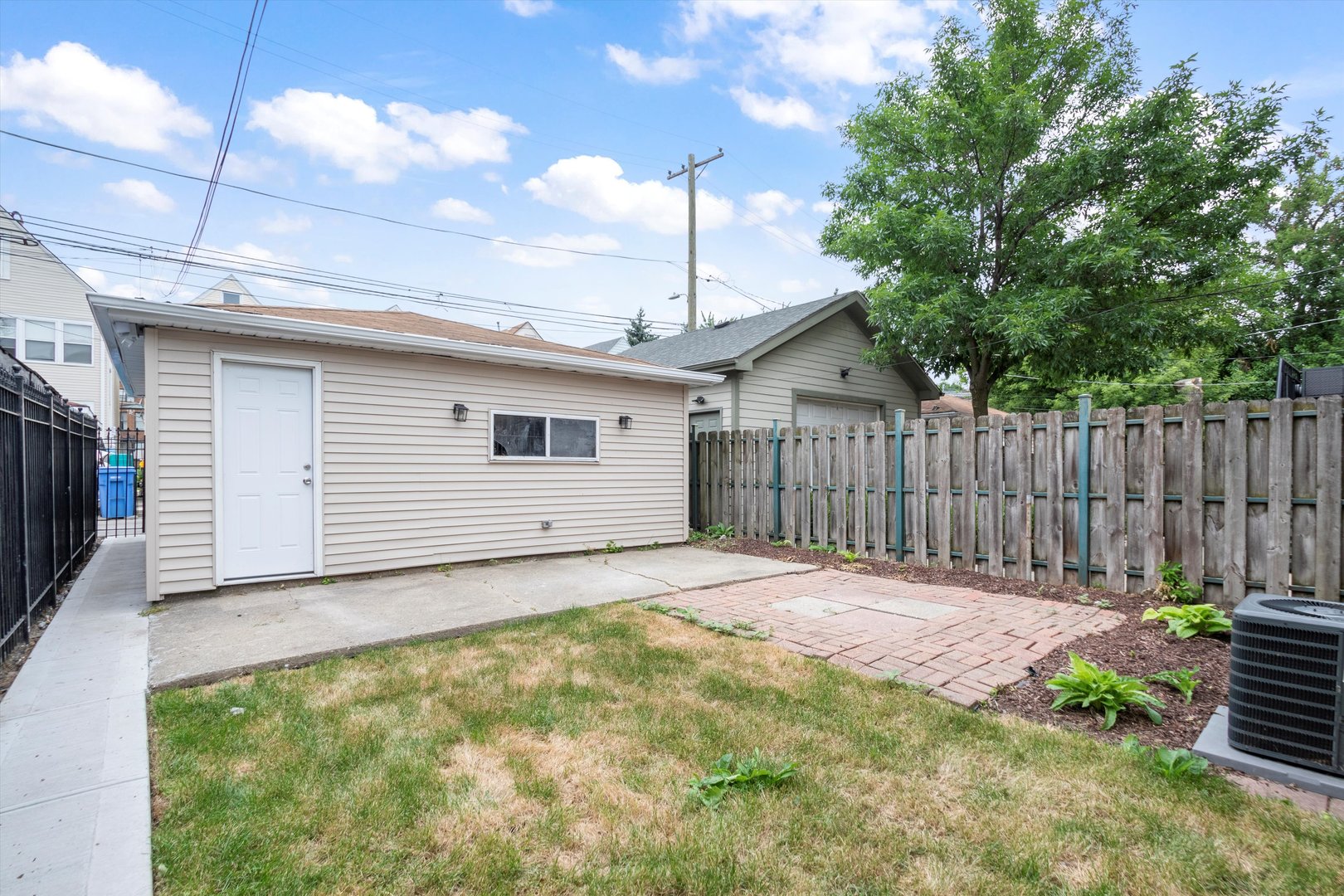 2930 N Dawson Avenue