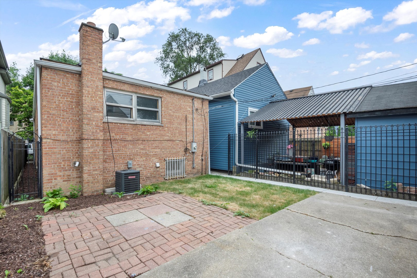 2930 N Dawson Avenue