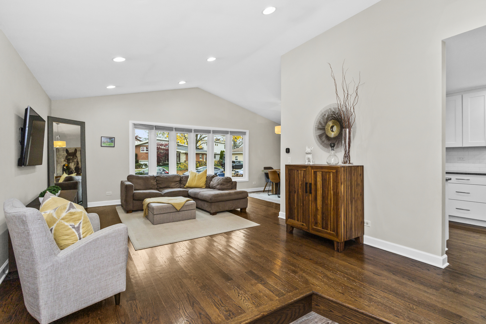 1050 Devonshire Court