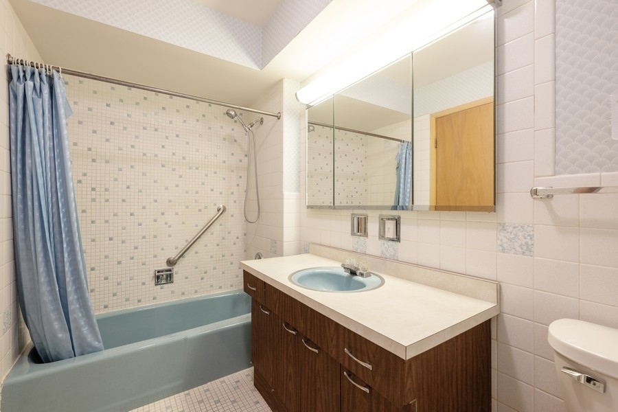 7801 Niles Center Road Unit: 406