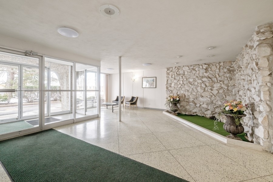 7801 Niles Center Road Unit: 406