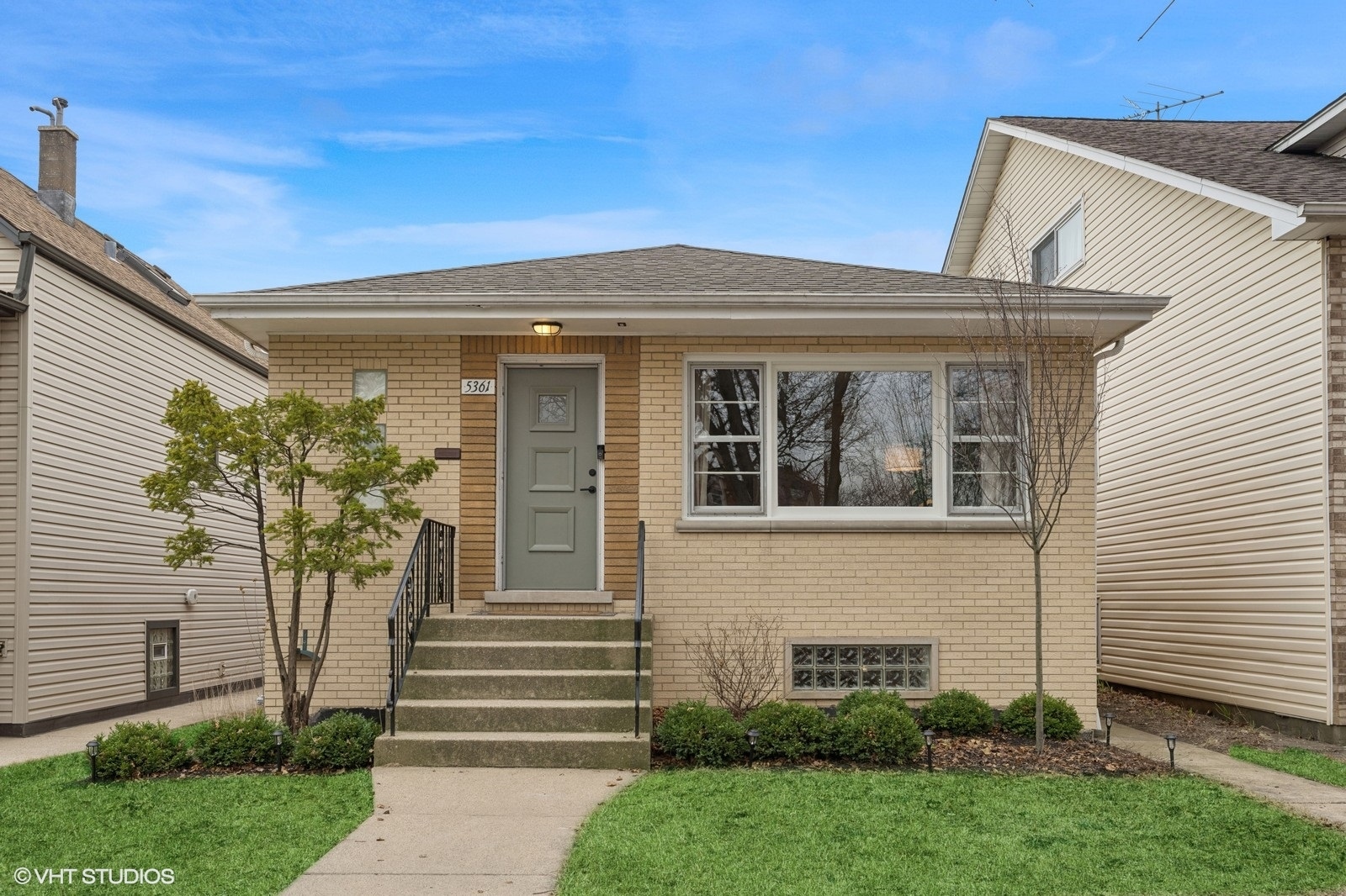 5361 N Lynch Avenue