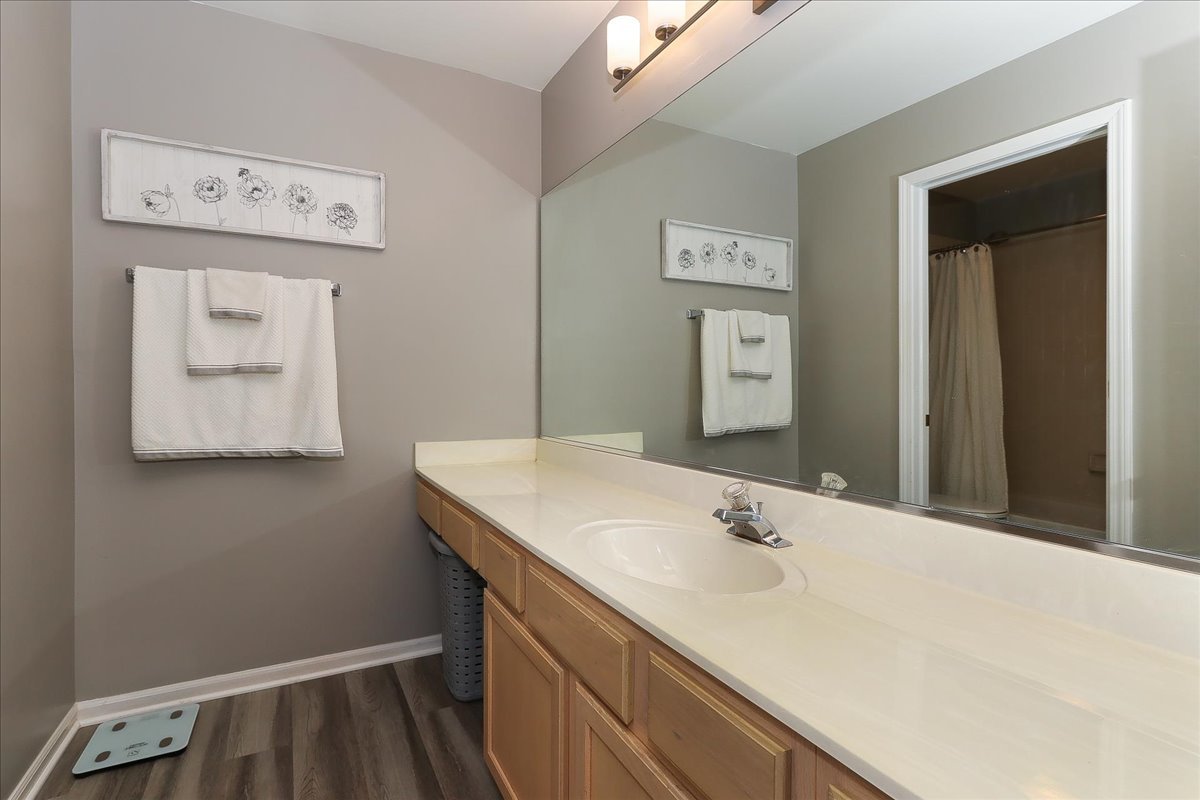 1608 W Ethans Glen Drive