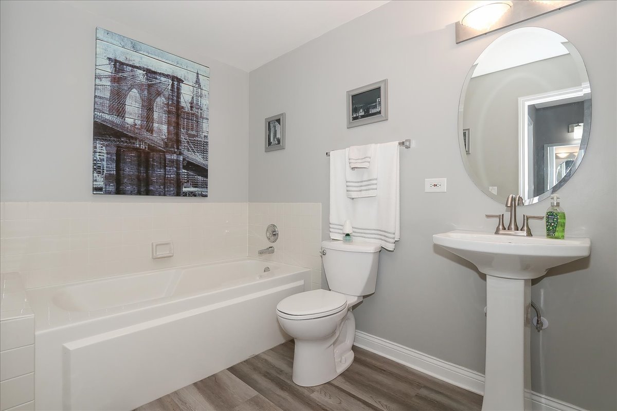 1608 W Ethans Glen Drive