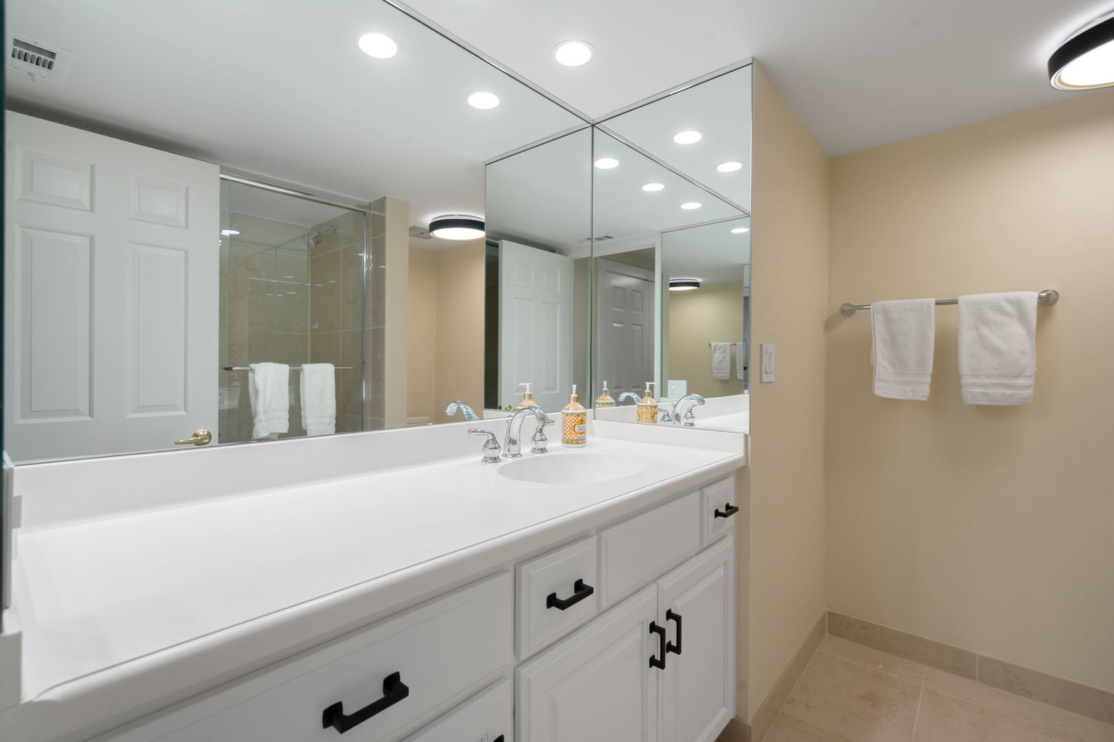 1671 Mission Hills Road Unit: 106