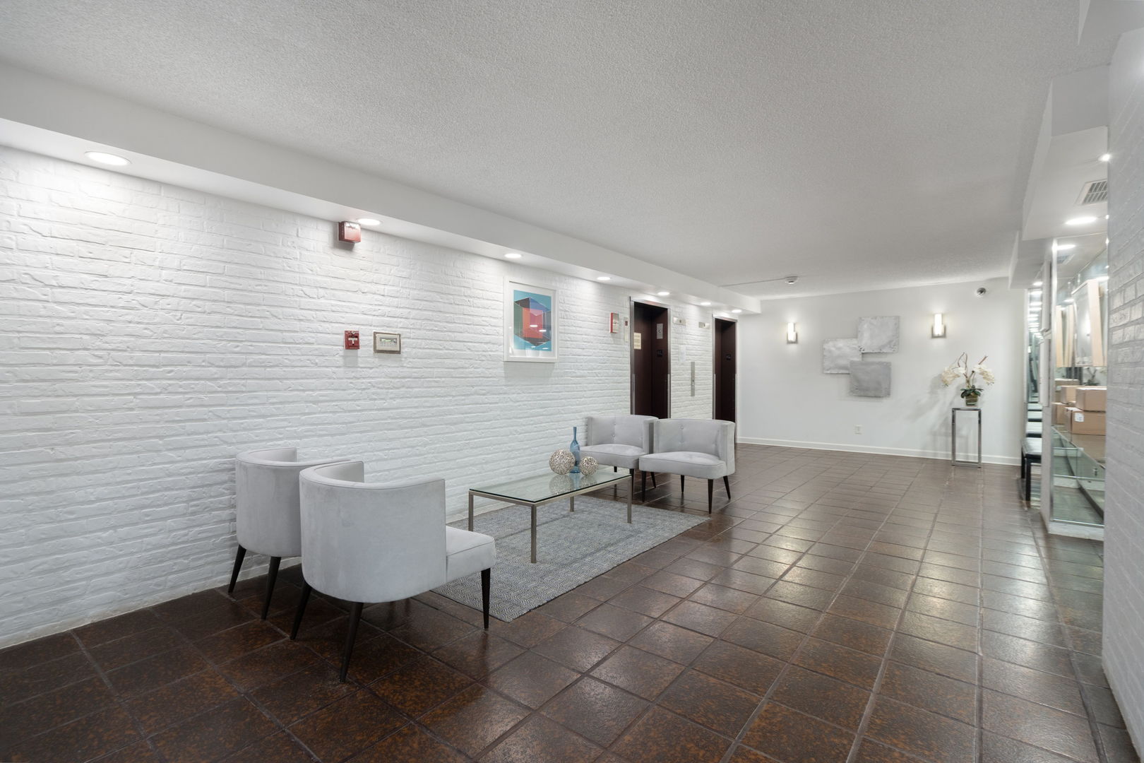 1671 Mission Hills Road Unit: 106