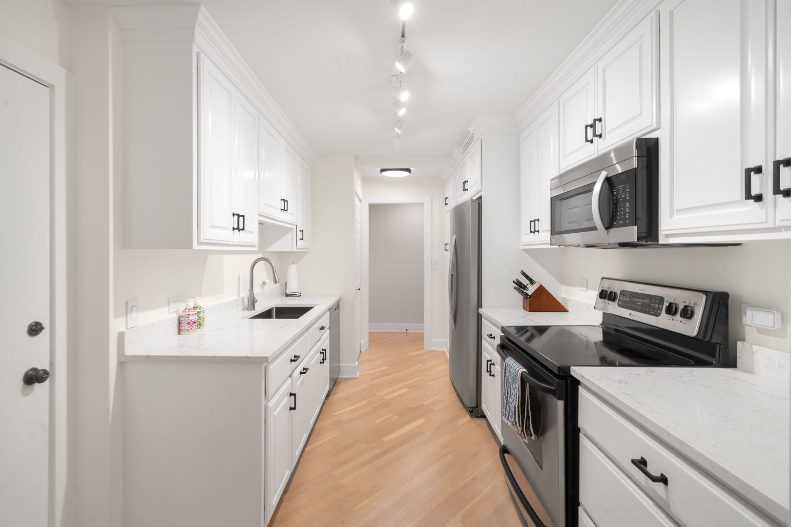 1671 Mission Hills Road Unit: 106