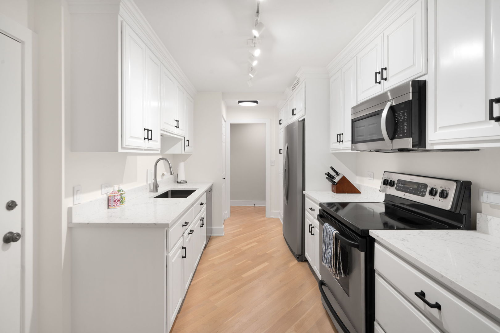 1671 Mission Hills Road Unit: 106