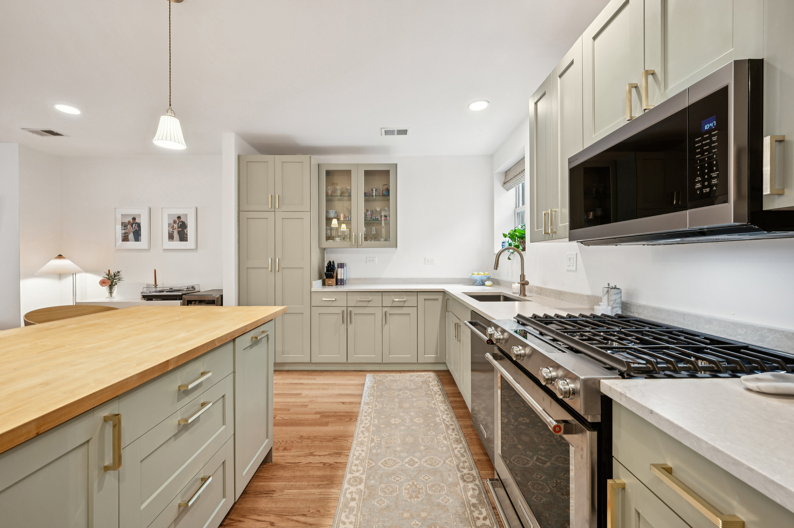 2027 W Pierce Avenue Unit: 1E