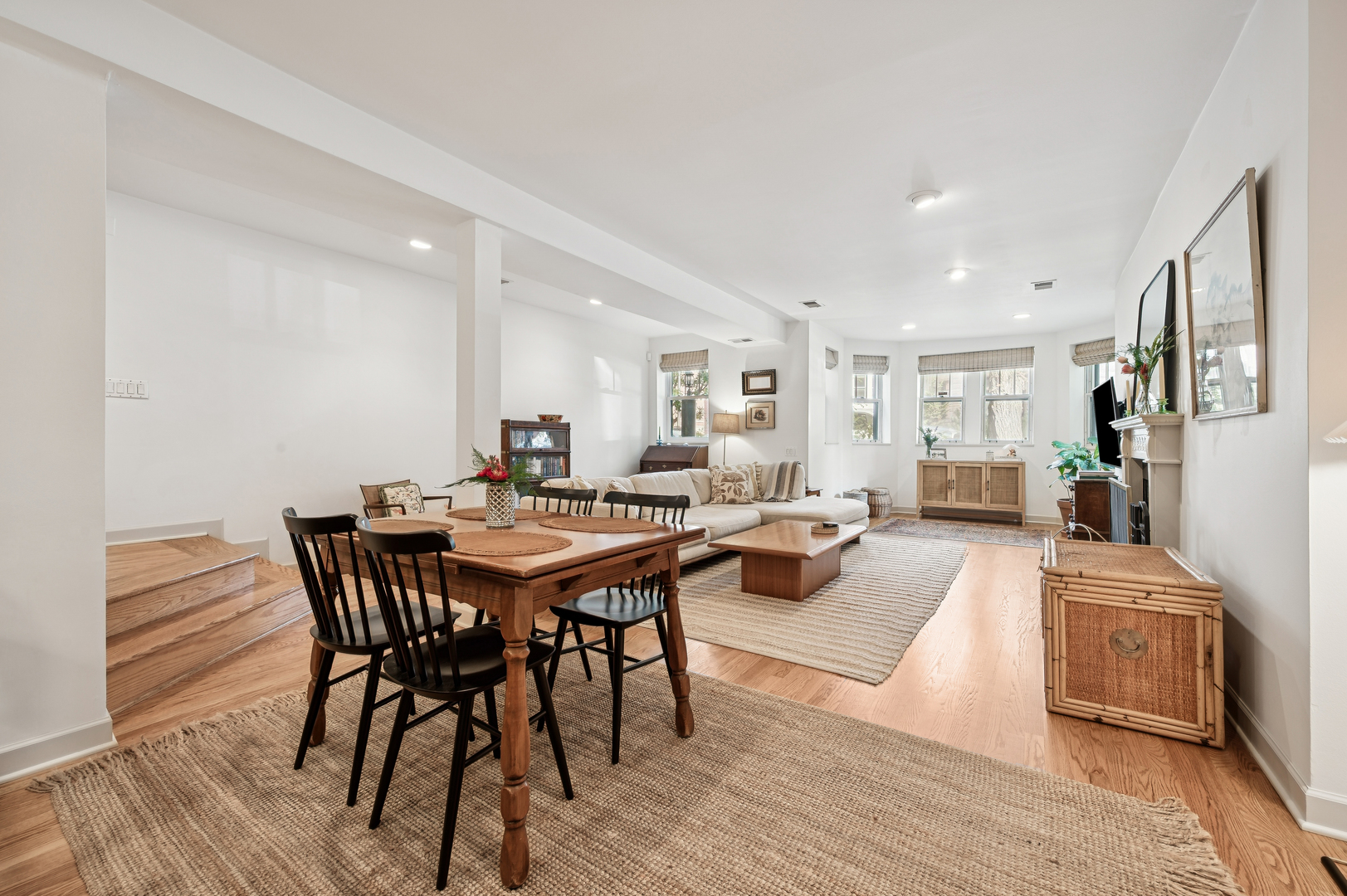 2027 W Pierce Avenue Unit: 1E